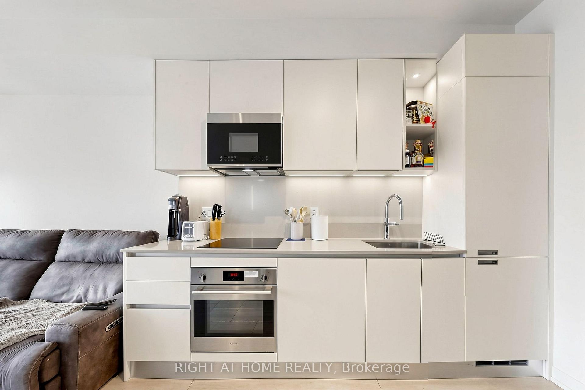 Photo 17 of Unit 1809, 39 Mary Street, Barrie, City Centre — HOMEH