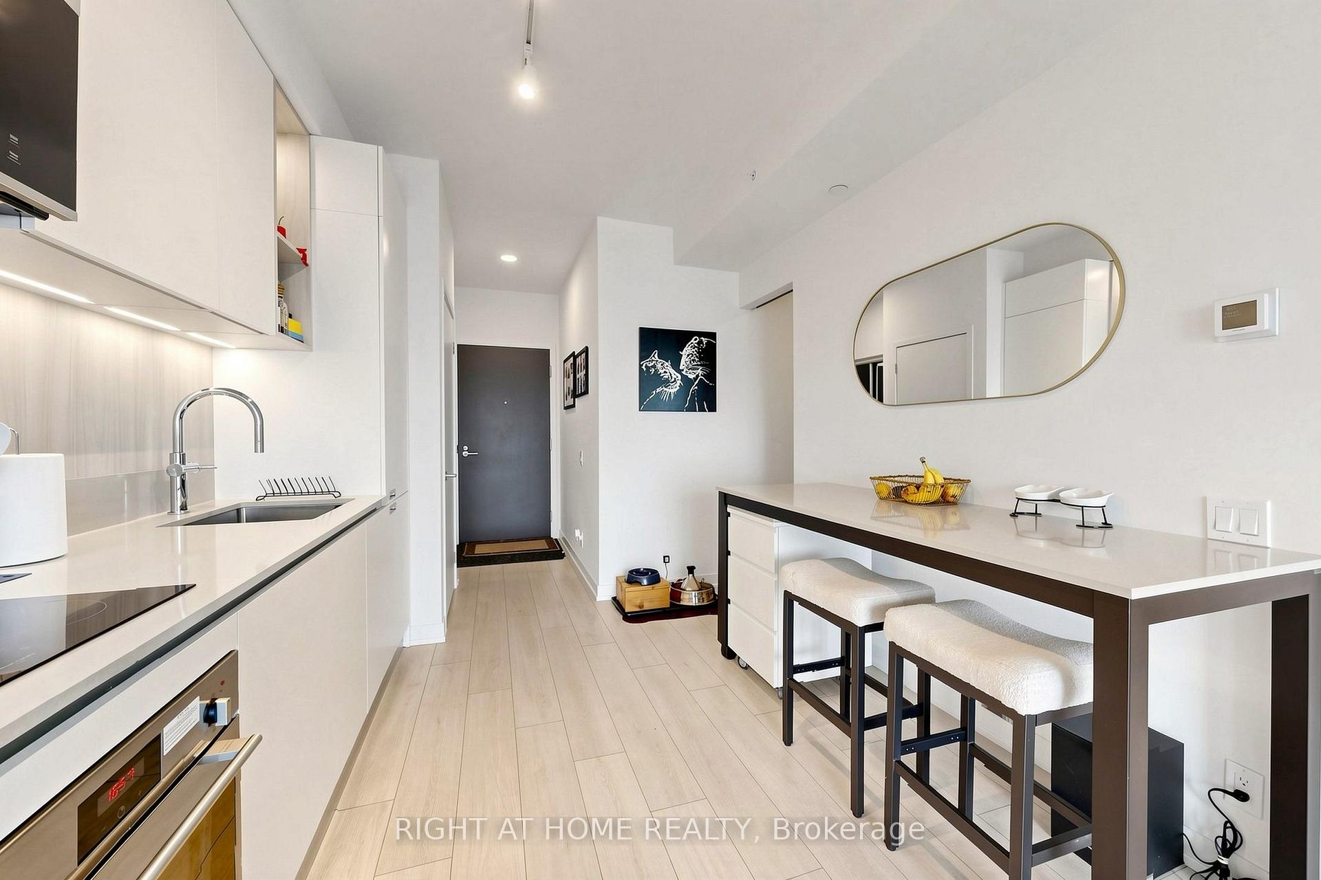 Photo 20 of Unit 1809, 39 Mary Street, Barrie, City Centre — HOMEH