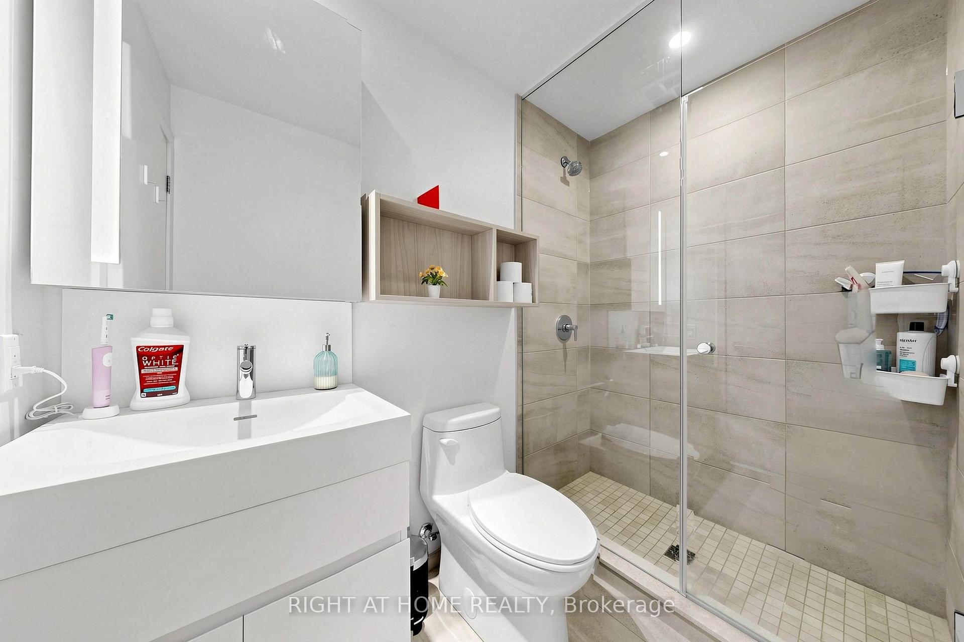 Photo 31 of Unit 1809, 39 Mary Street, Barrie, City Centre — HOMEH