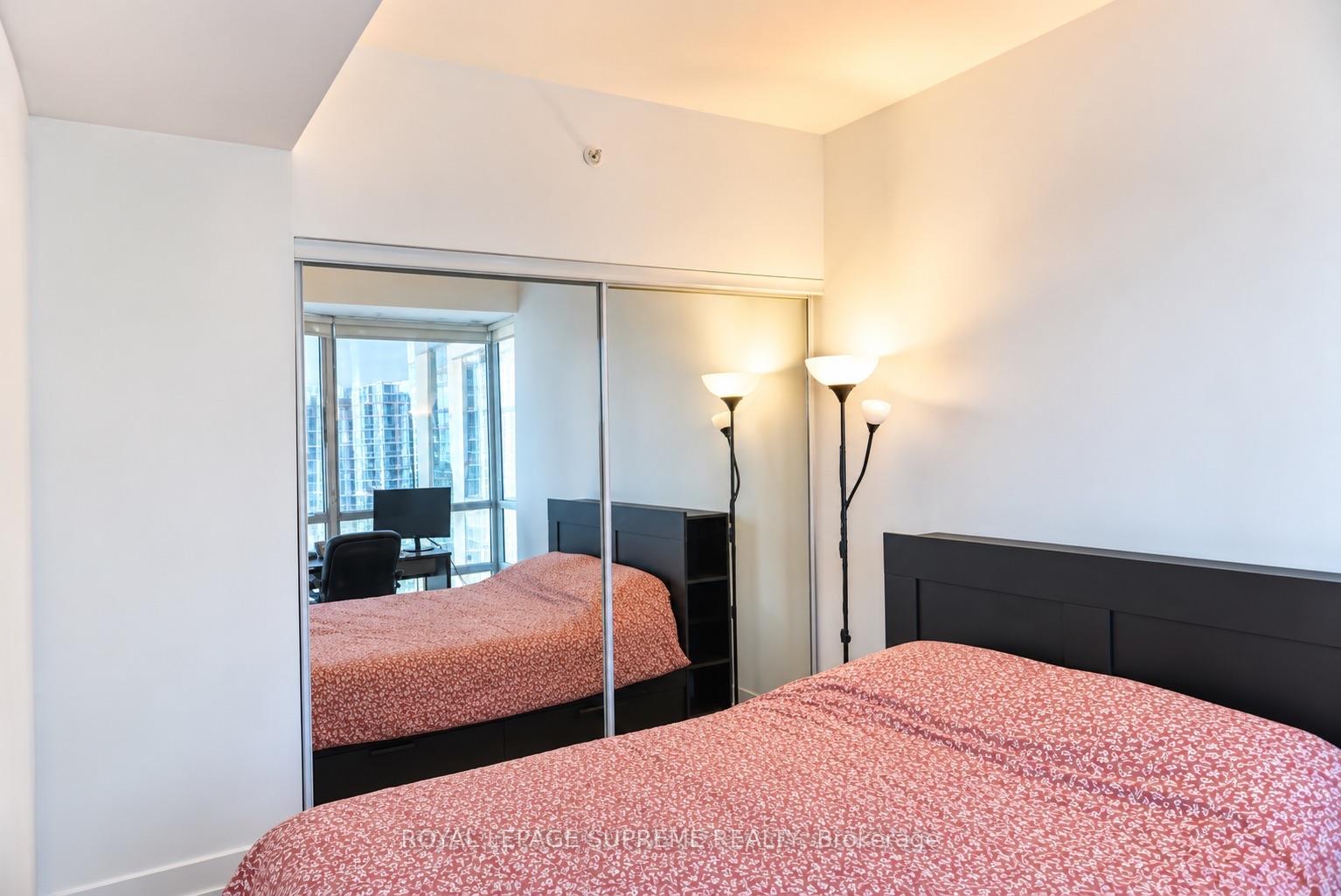 Photo 8 of Unit 4305, 15 Grenville Street, Toronto, Bay Street Corridor — HOMEH