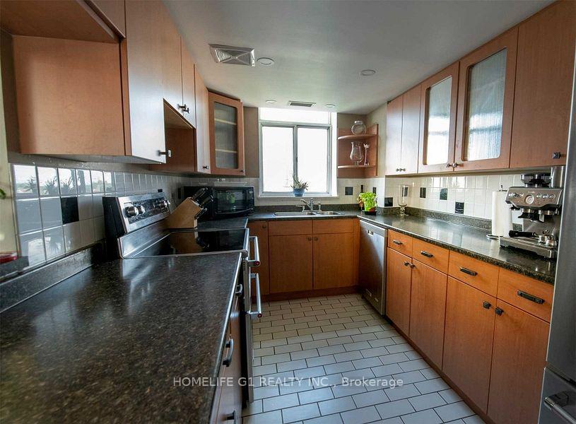 Photo 7 of Unit 1115, 300 Webb Drive, Mississauga, City Centre — HOMEH