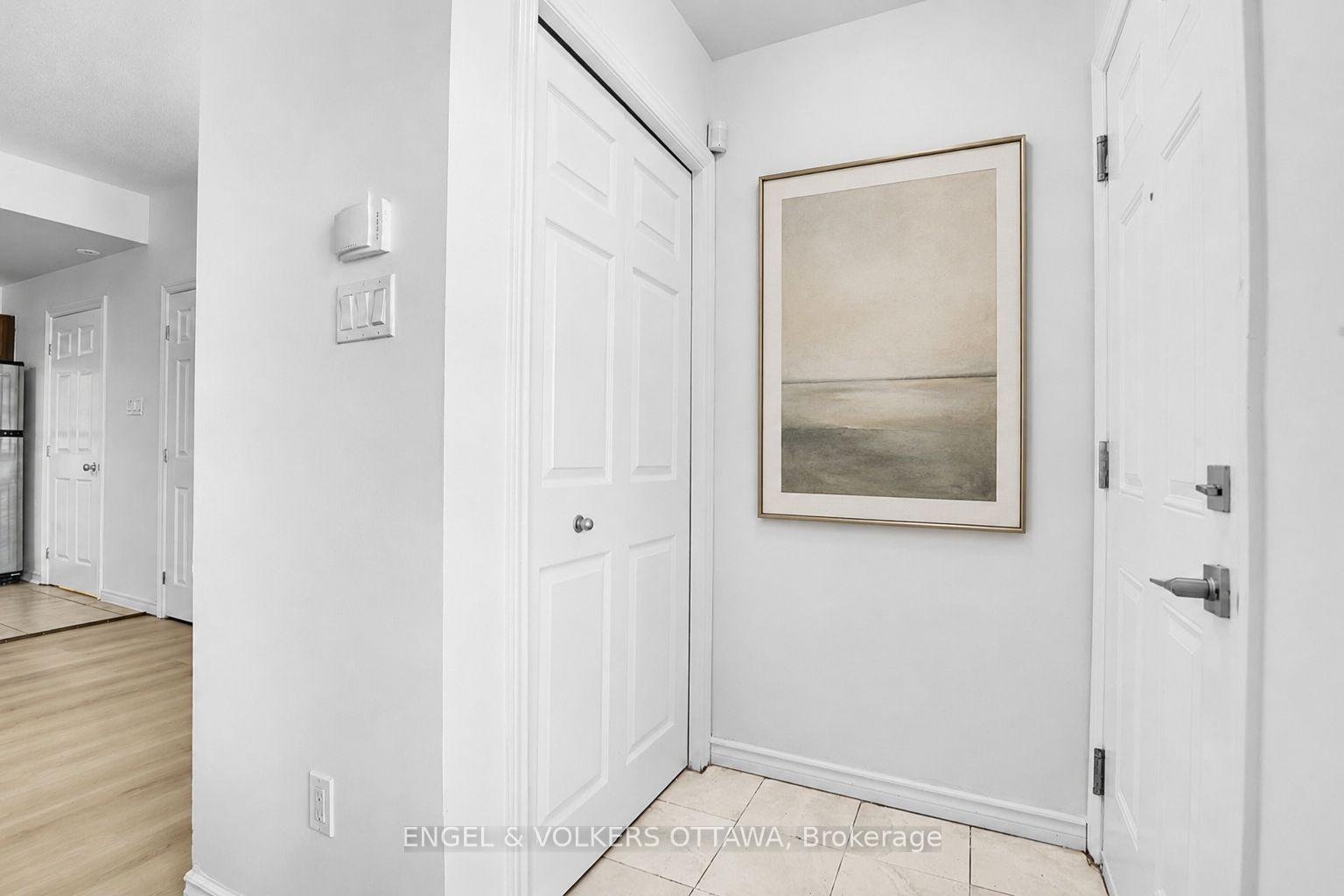 Photo 2 of Unit 5, 165 Waterbridge Drive, Ottawa, Barrhaven East — HOMEH