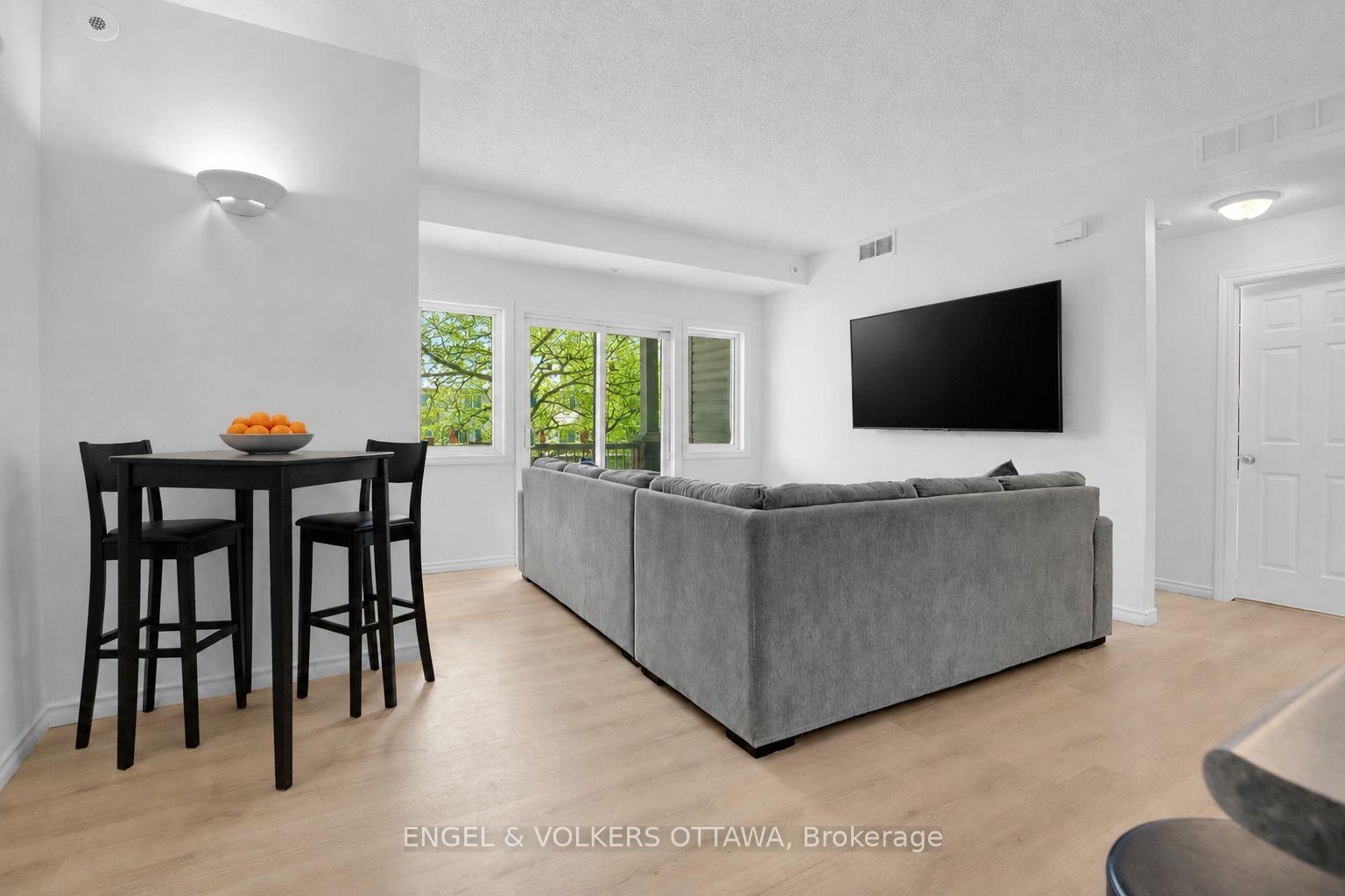 Photo 7 of Unit 5, 165 Waterbridge Drive, Ottawa, Barrhaven East — HOMEH