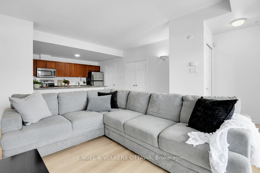 Photo 8 of Unit 5, 165 Waterbridge Drive, Ottawa, Barrhaven East — HOMEH