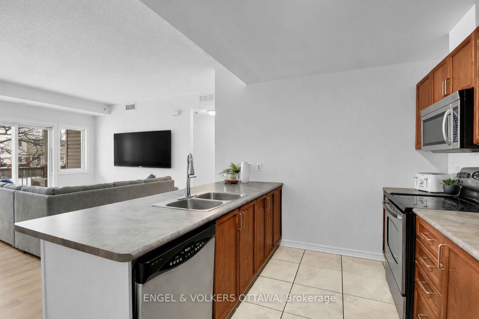 Photo 9 of Unit 5, 165 Waterbridge Drive, Ottawa, Barrhaven East — HOMEH