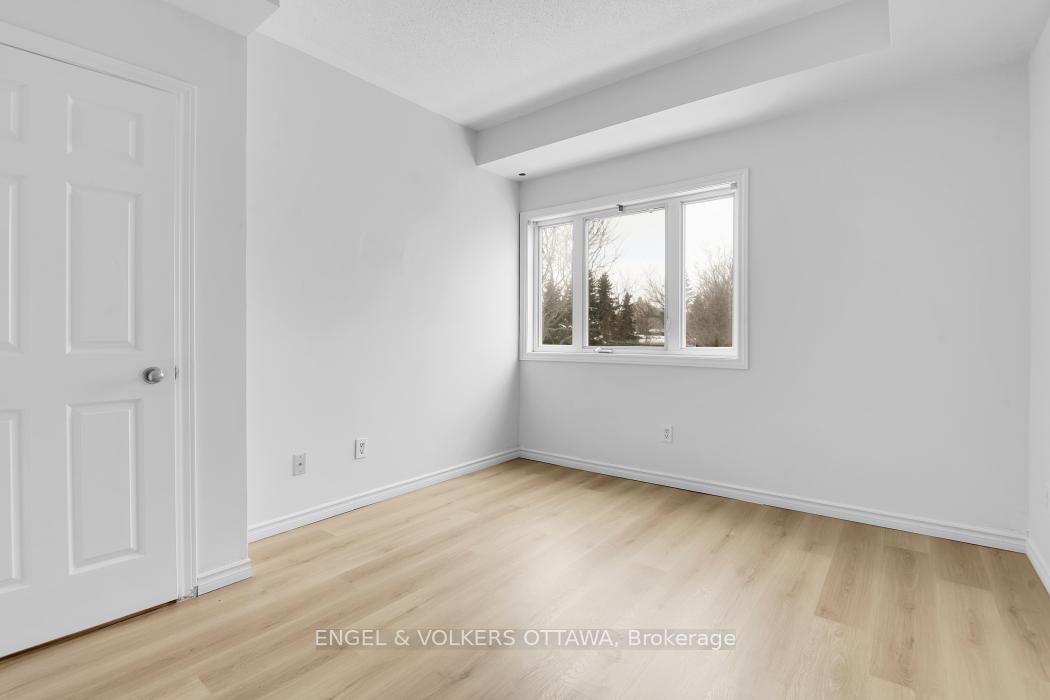 Photo 11 of Unit 5, 165 Waterbridge Drive, Ottawa, Barrhaven East — HOMEH