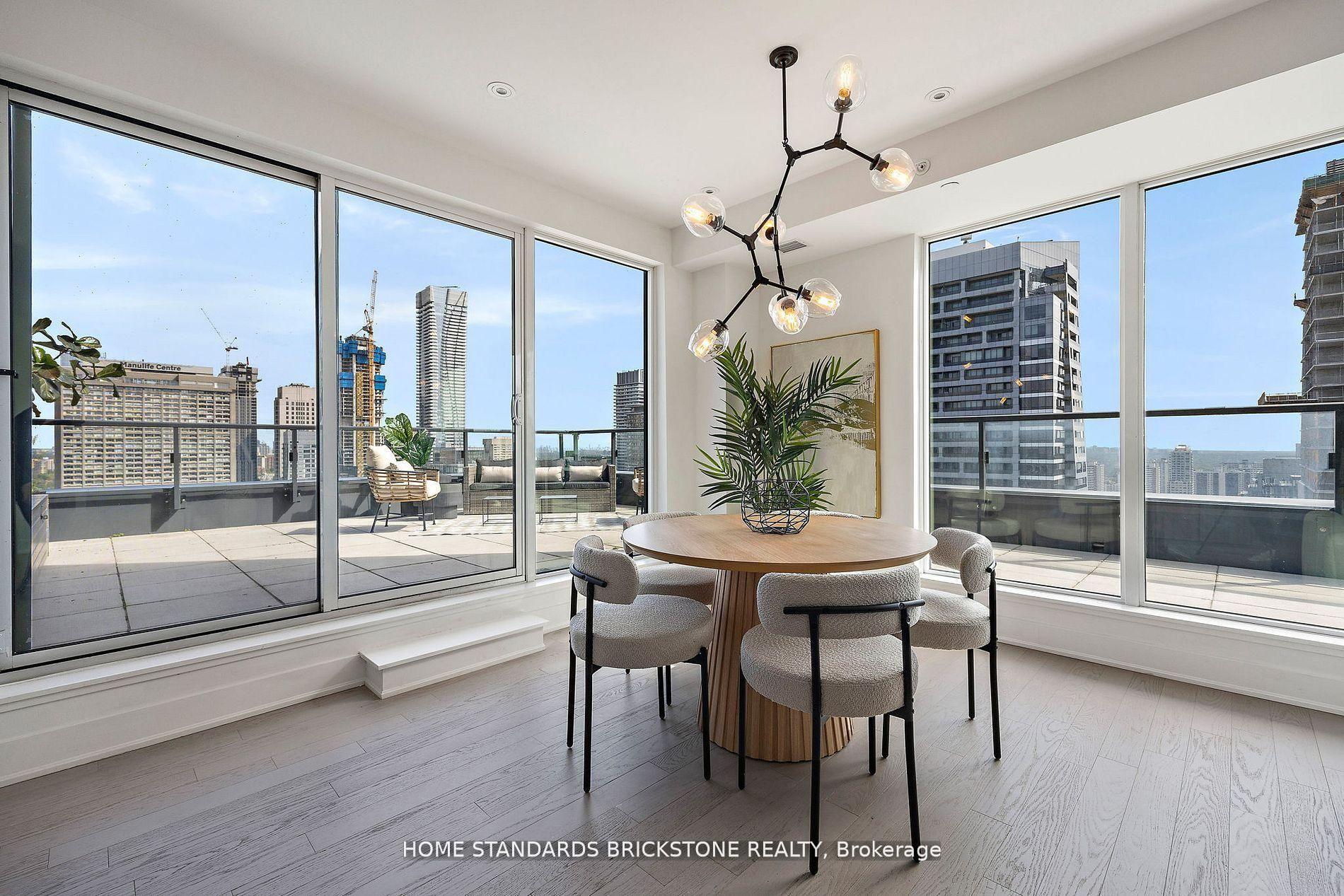 Photo 2 of Unit 3907, 955 Bay Street, Toronto, Bay Street Corridor — HOMEH