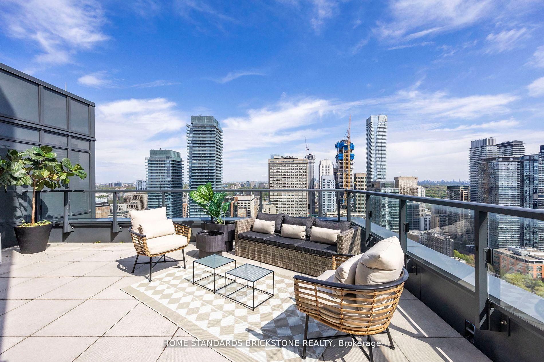 Photo 4 of Unit 3907, 955 Bay Street, Toronto, Bay Street Corridor — HOMEH
