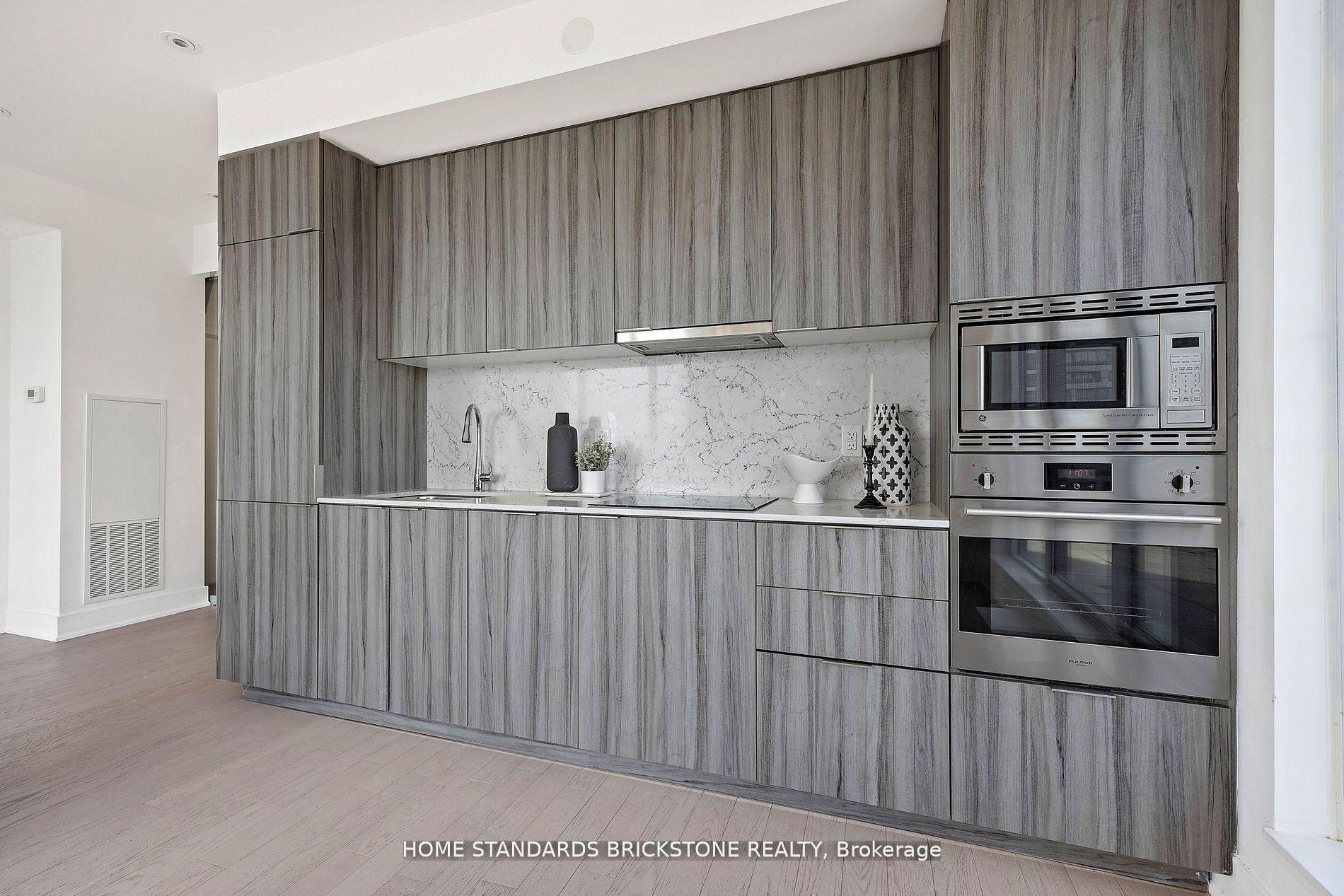 Photo 9 of Unit 3907, 955 Bay Street, Toronto, Bay Street Corridor — HOMEH