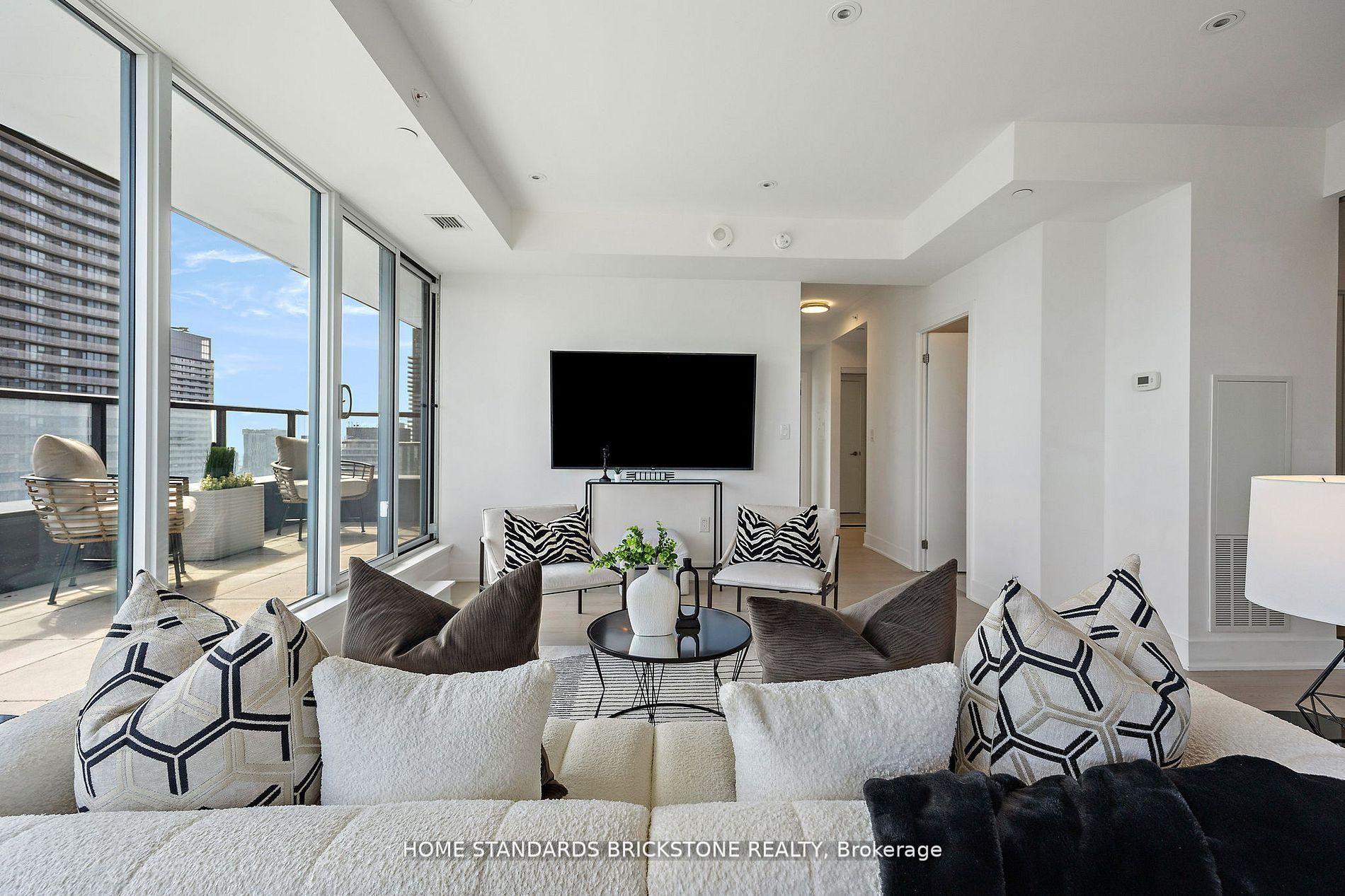 Photo 12 of Unit 3907, 955 Bay Street, Toronto, Bay Street Corridor — HOMEH