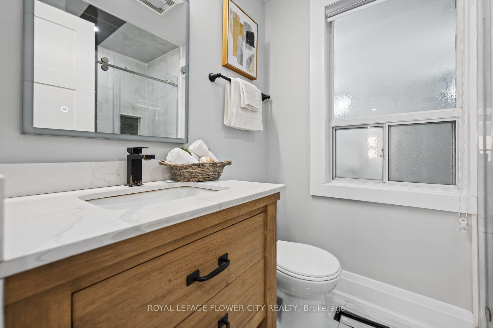 Photo 18 of 1812 Christopher Road, Mississauga, Clarkson — HOMEH