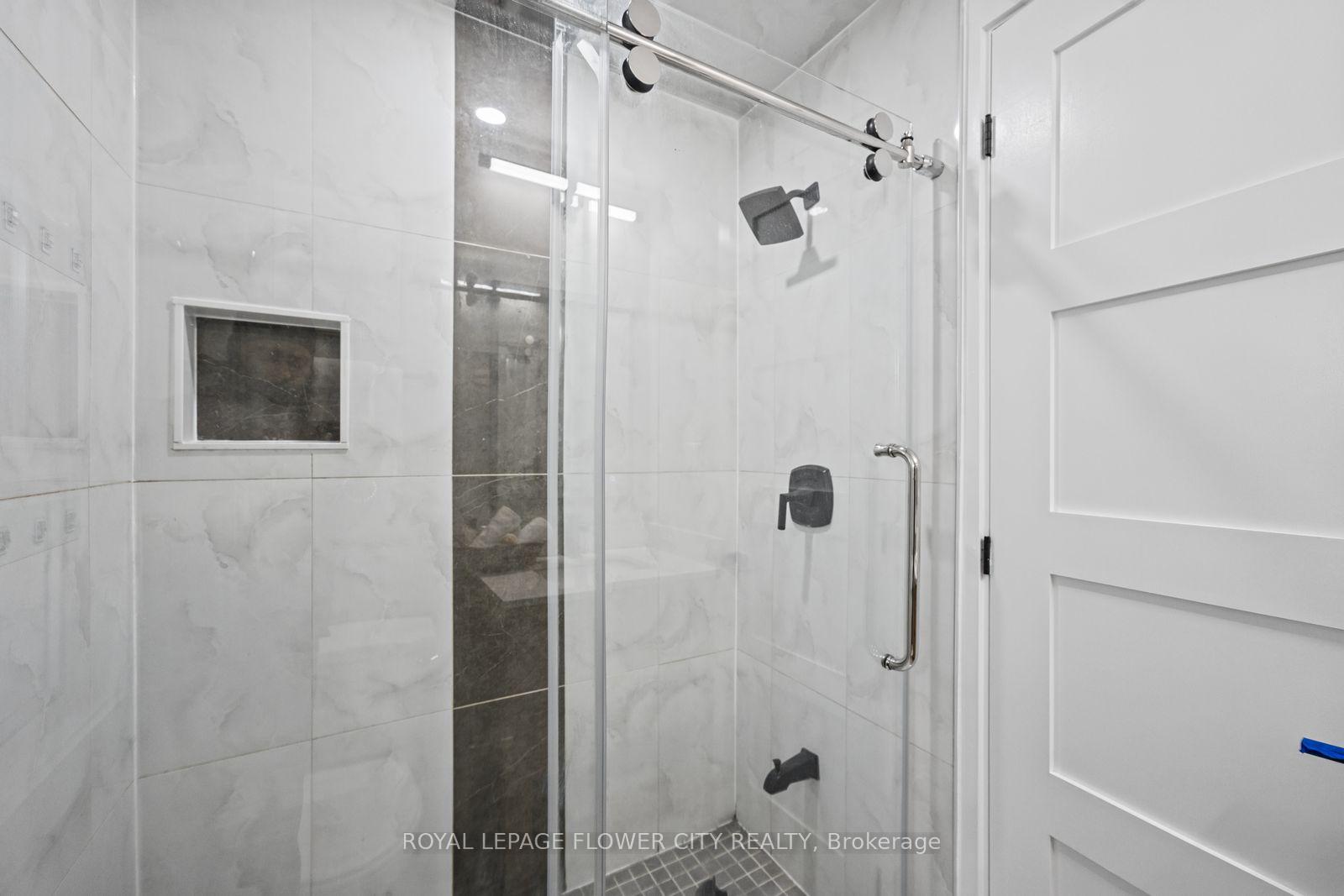 Photo 19 of 1812 Christopher Road, Mississauga, Clarkson — HOMEH