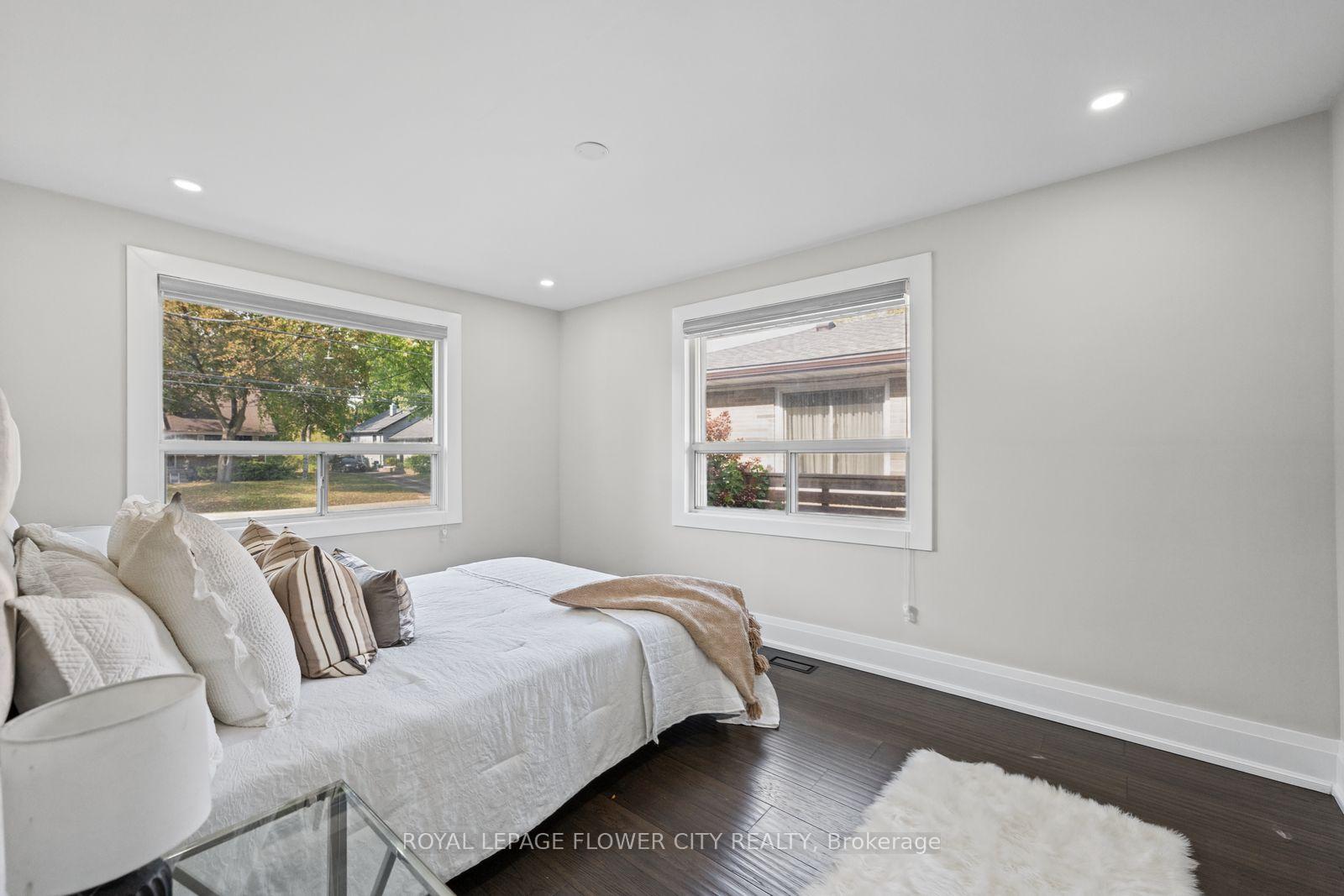 Photo 23 of 1812 Christopher Road, Mississauga, Clarkson — HOMEH