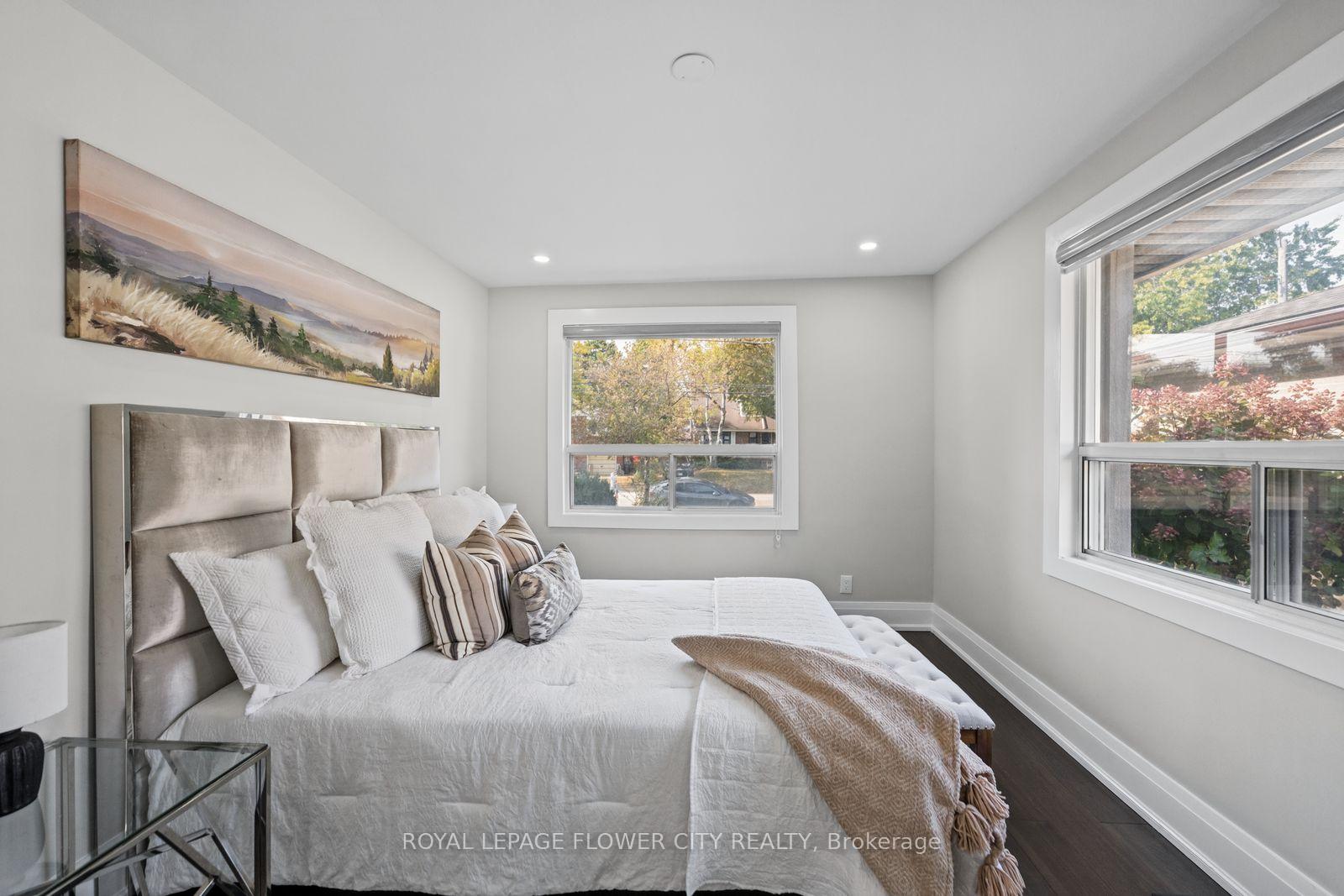 Photo 24 of 1812 Christopher Road, Mississauga, Clarkson — HOMEH
