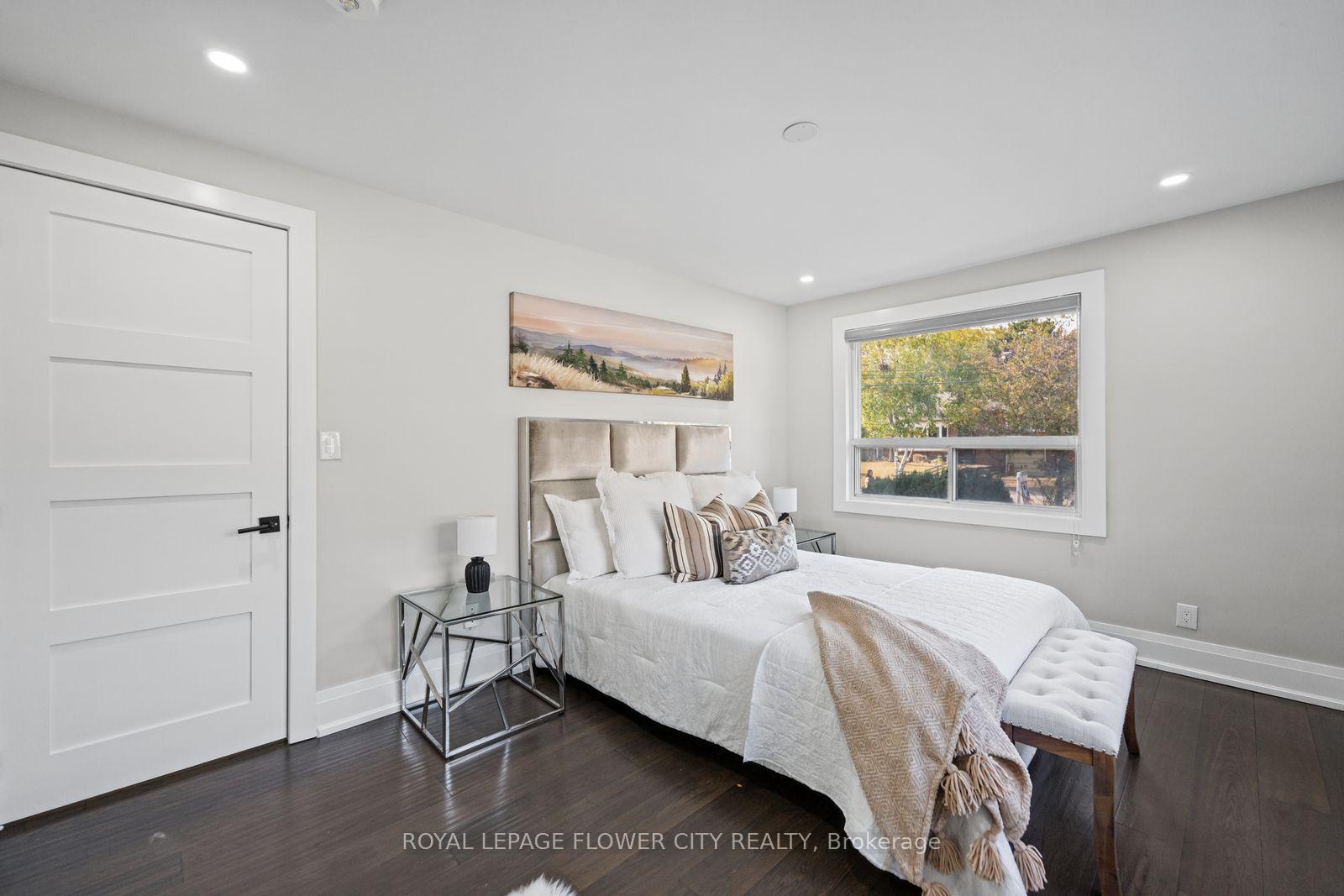 Photo 25 of 1812 Christopher Road, Mississauga, Clarkson — HOMEH
