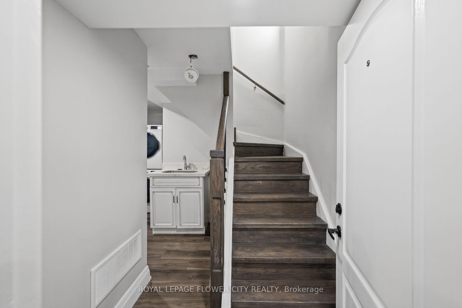 Photo 26 of 1812 Christopher Road, Mississauga, Clarkson — HOMEH