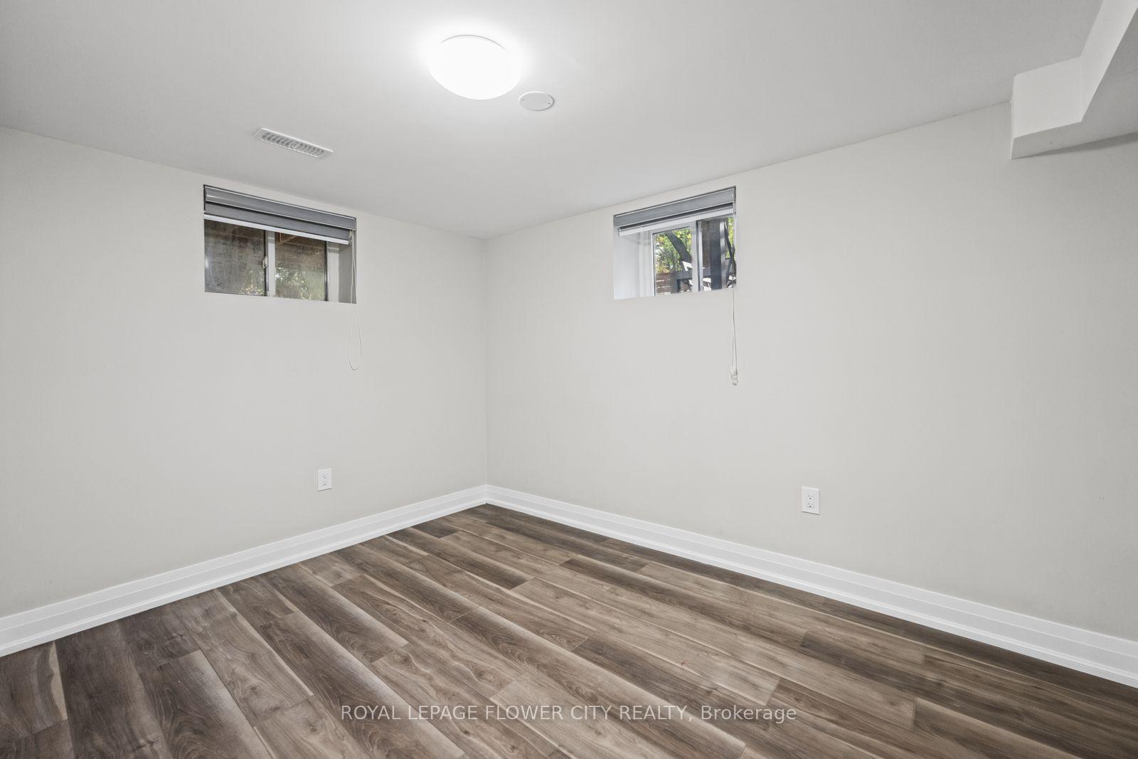 Photo 31 of 1812 Christopher Road, Mississauga, Clarkson — HOMEH