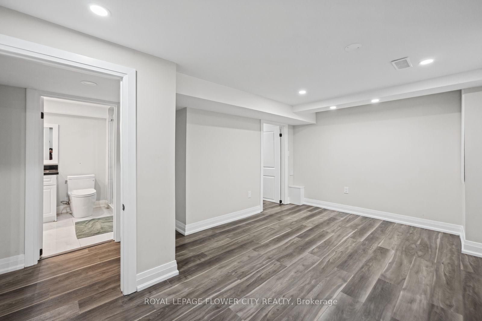 Photo 36 of 1812 Christopher Road, Mississauga, Clarkson — HOMEH