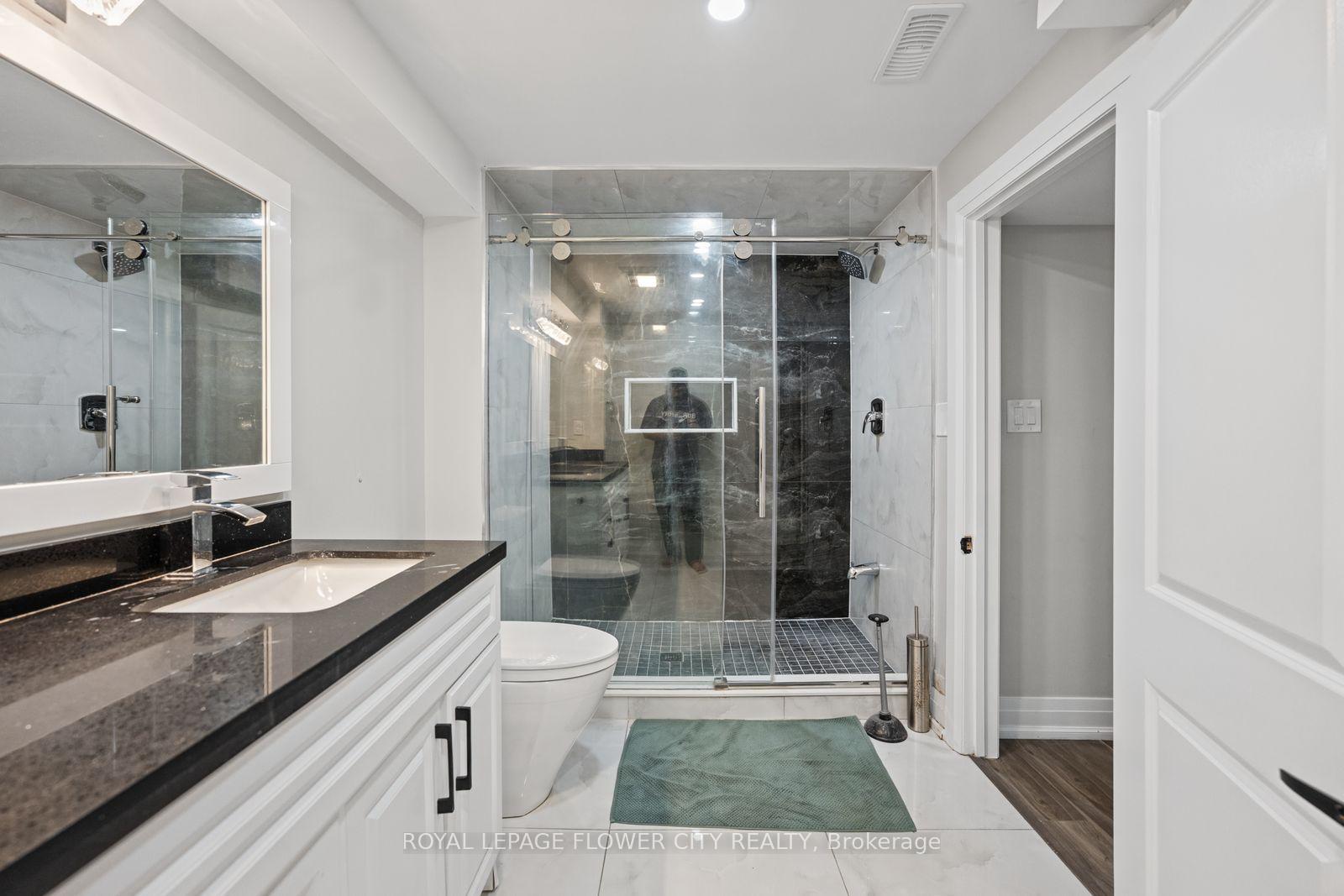 Photo 39 of 1812 Christopher Road, Mississauga, Clarkson — HOMEH