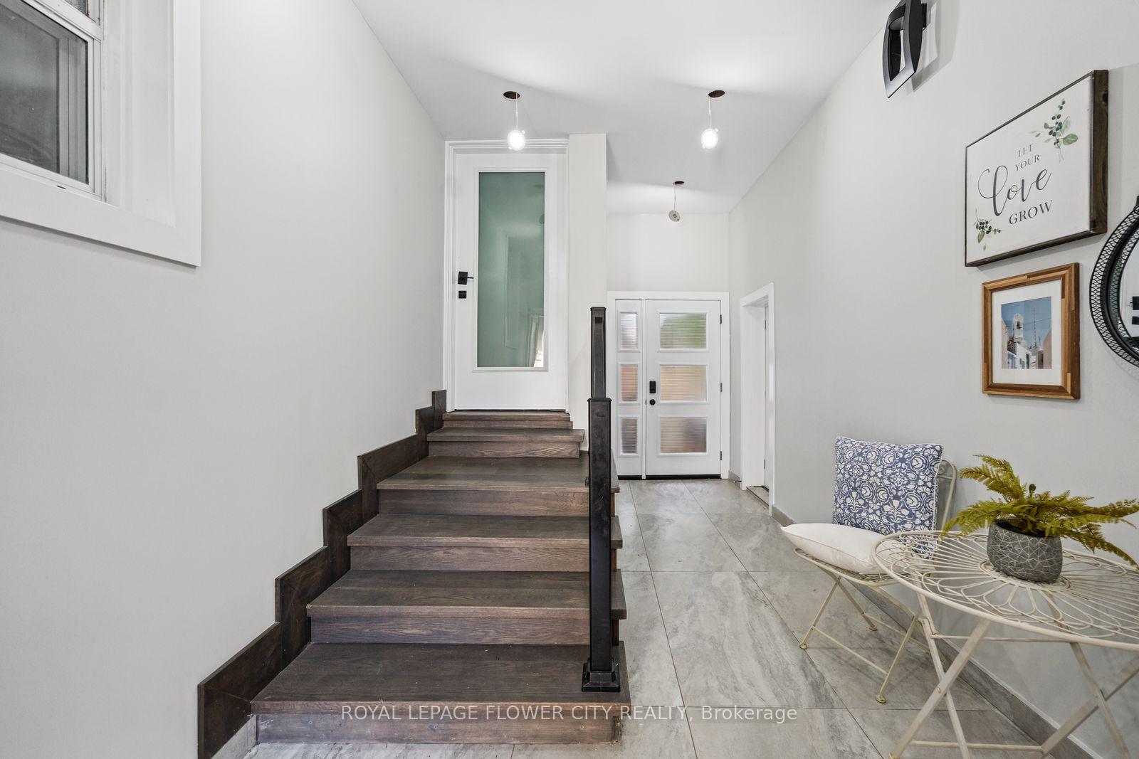 Photo 40 of 1812 Christopher Road, Mississauga, Clarkson — HOMEH