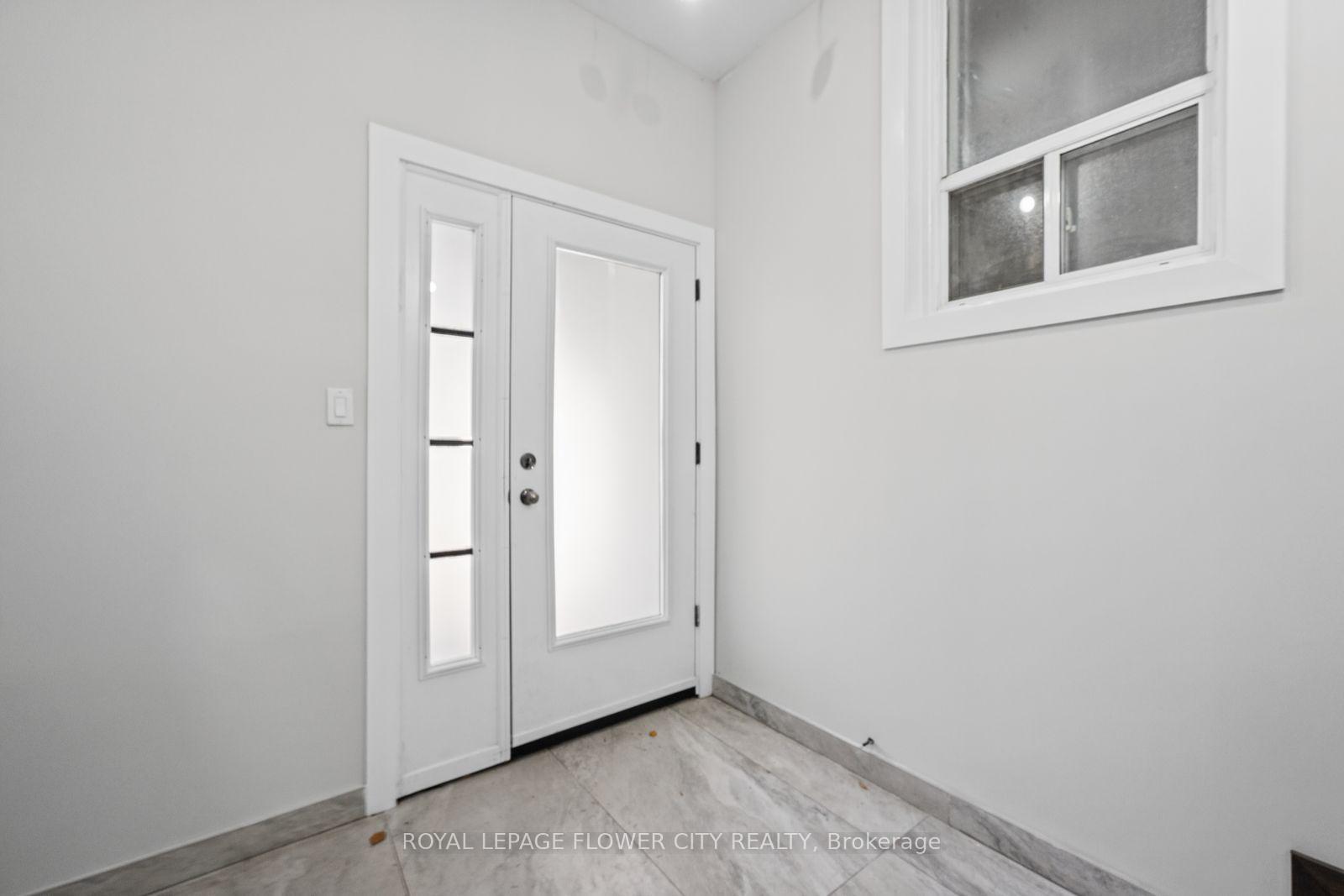 Photo 41 of 1812 Christopher Road, Mississauga, Clarkson — HOMEH