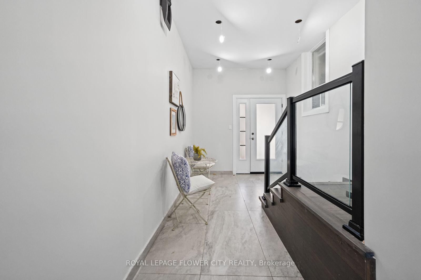 Photo 42 of 1812 Christopher Road, Mississauga, Clarkson — HOMEH