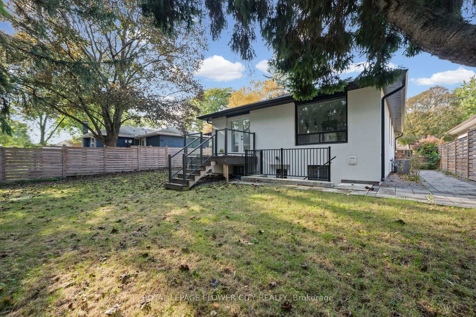 Photo 48 of 1812 Christopher Road, Mississauga, Clarkson — HOMEH