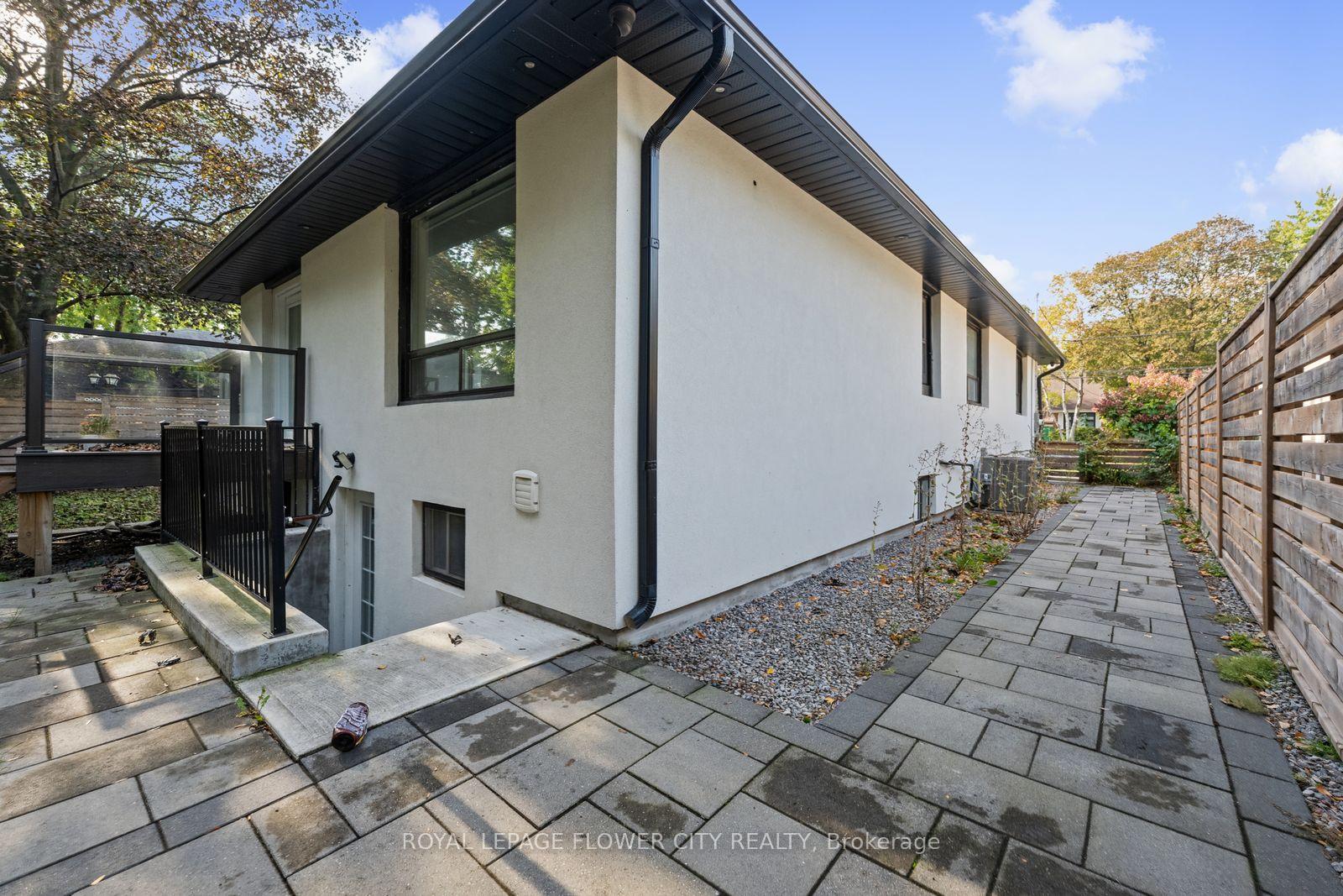 Photo 49 of 1812 Christopher Road, Mississauga, Clarkson — HOMEH