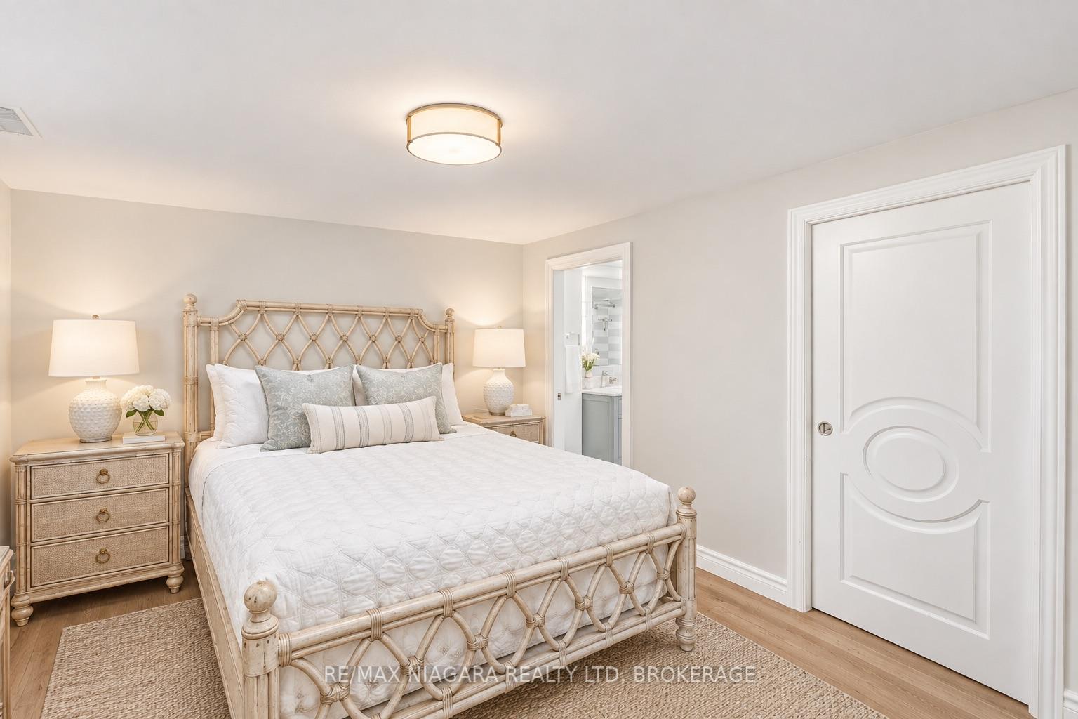 Photo 4 of 18 Dalhousie Avenue, St. Catharines, Port Dalhousie — HOMEH