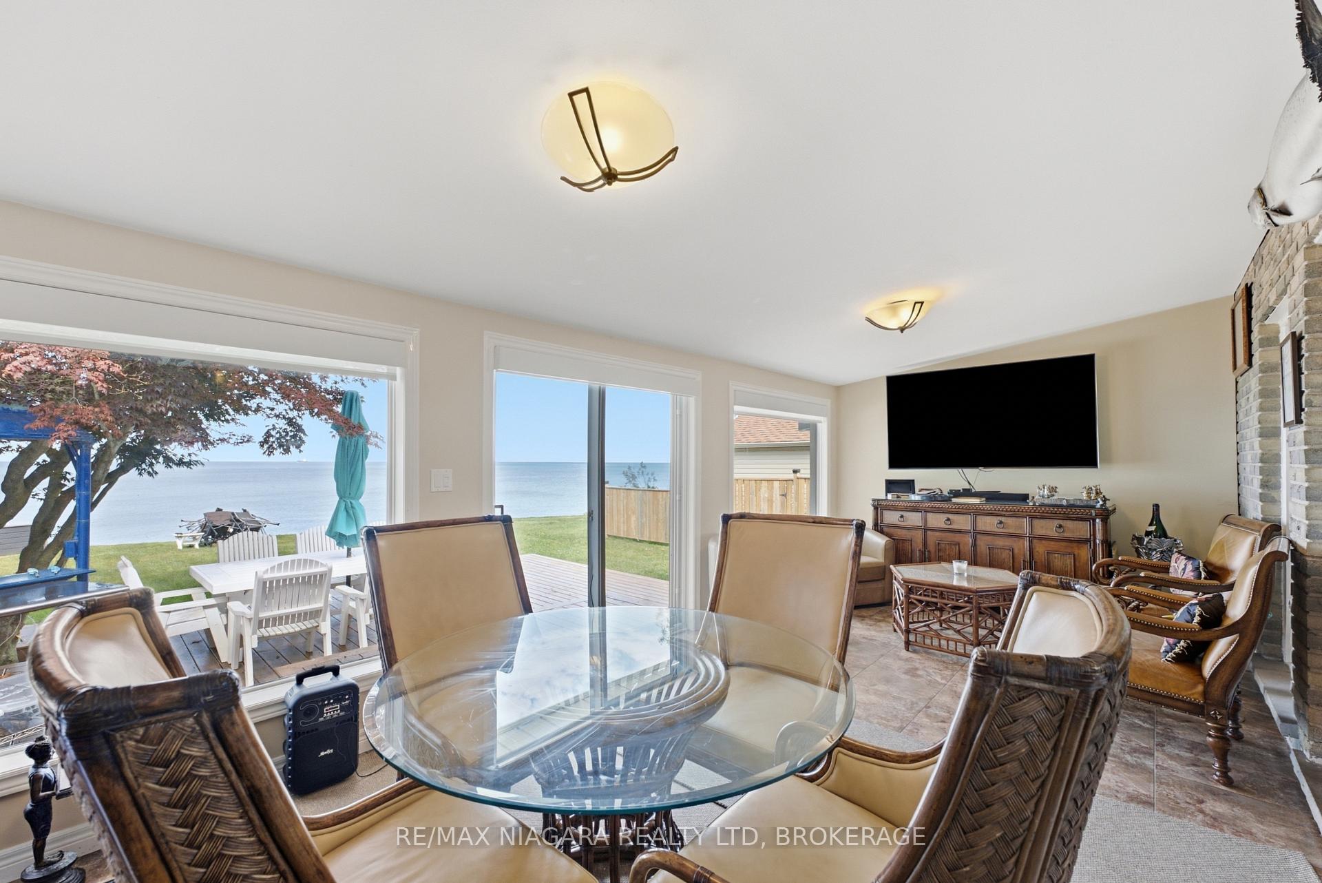 Photo 6 of 18 Dalhousie Avenue, St. Catharines, Port Dalhousie — HOMEH