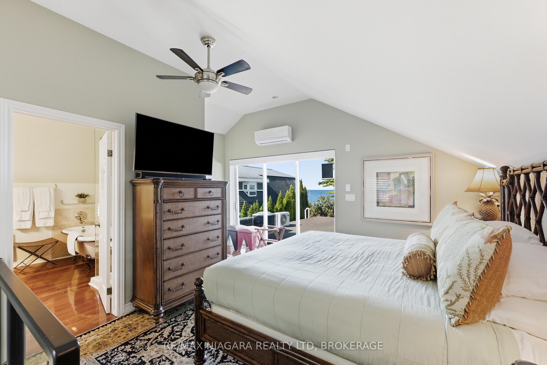 Photo 10 of 18 Dalhousie Avenue, St. Catharines, Port Dalhousie — HOMEH
