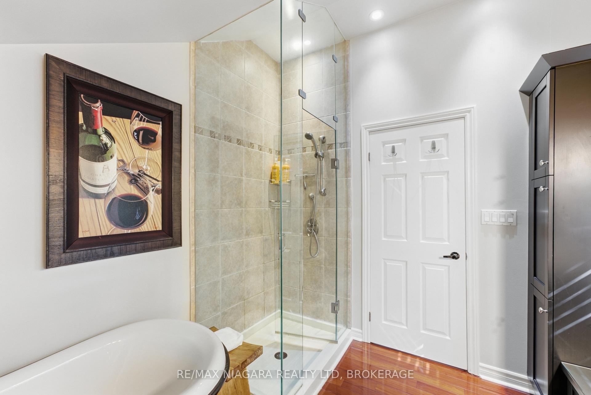 Photo 13 of 18 Dalhousie Avenue, St. Catharines, Port Dalhousie — HOMEH