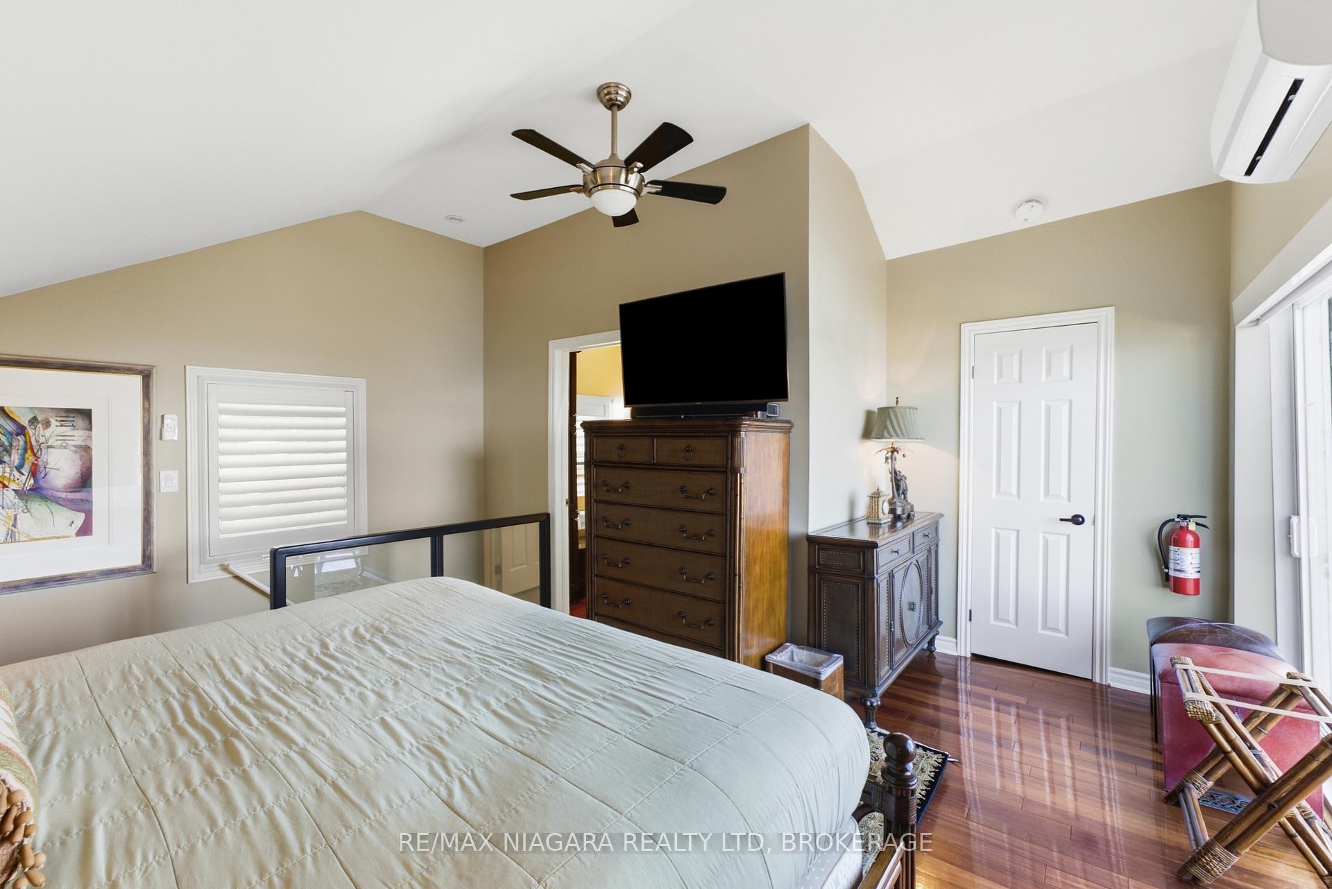Photo 15 of 18 Dalhousie Avenue, St. Catharines, Port Dalhousie — HOMEH