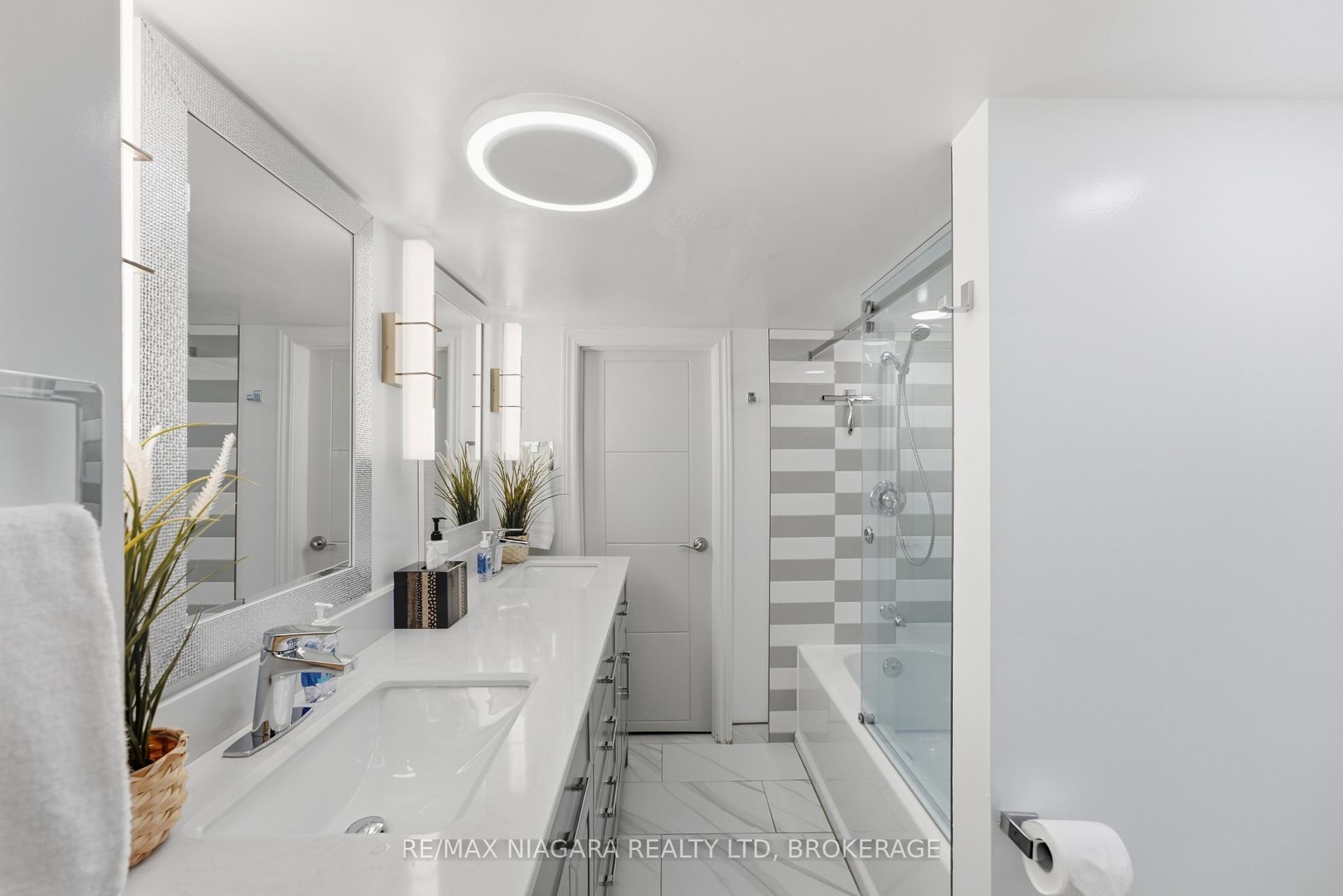 Photo 16 of 18 Dalhousie Avenue, St. Catharines, Port Dalhousie — HOMEH