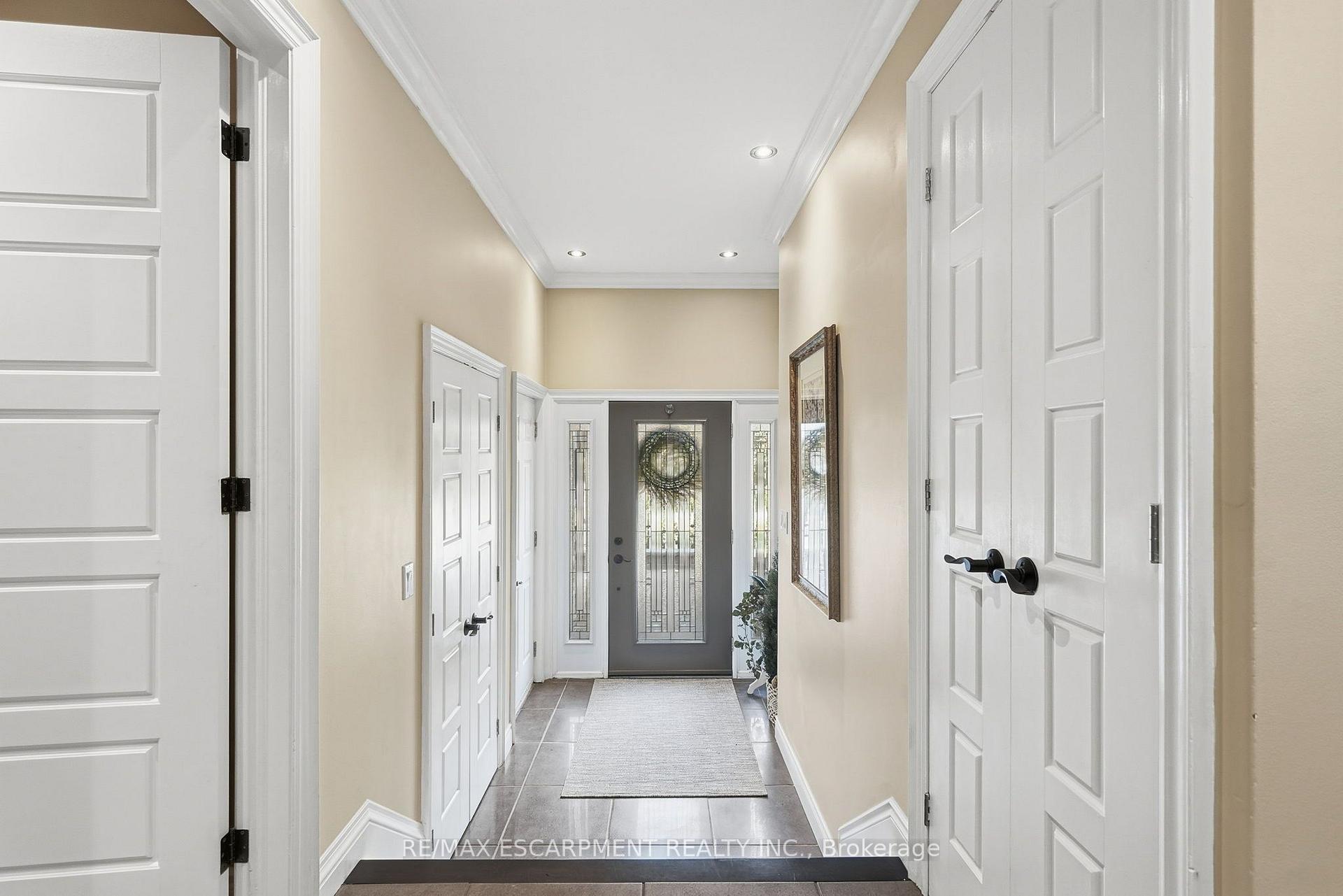Photo 5 of 816 Alexander Road, Hamilton, Ancaster — HOMEH