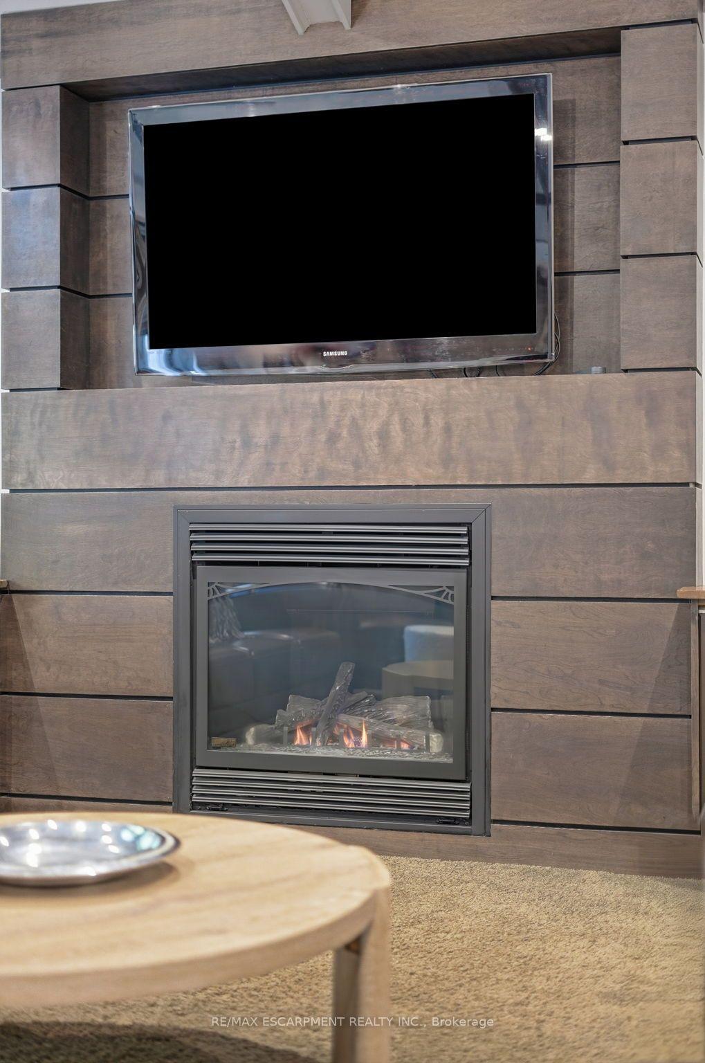 Photo 11 of 816 Alexander Road, Hamilton, Ancaster — HOMEH