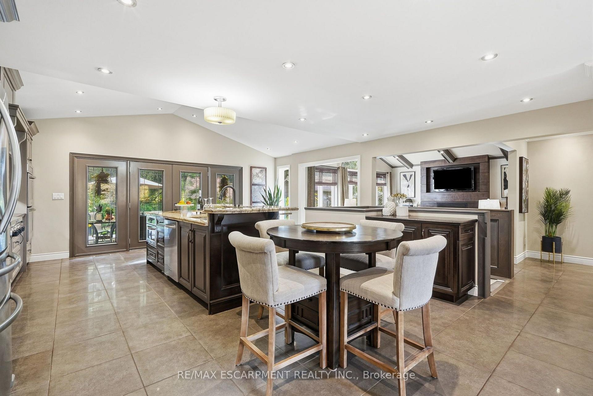 Photo 14 of 816 Alexander Road, Hamilton, Ancaster — HOMEH