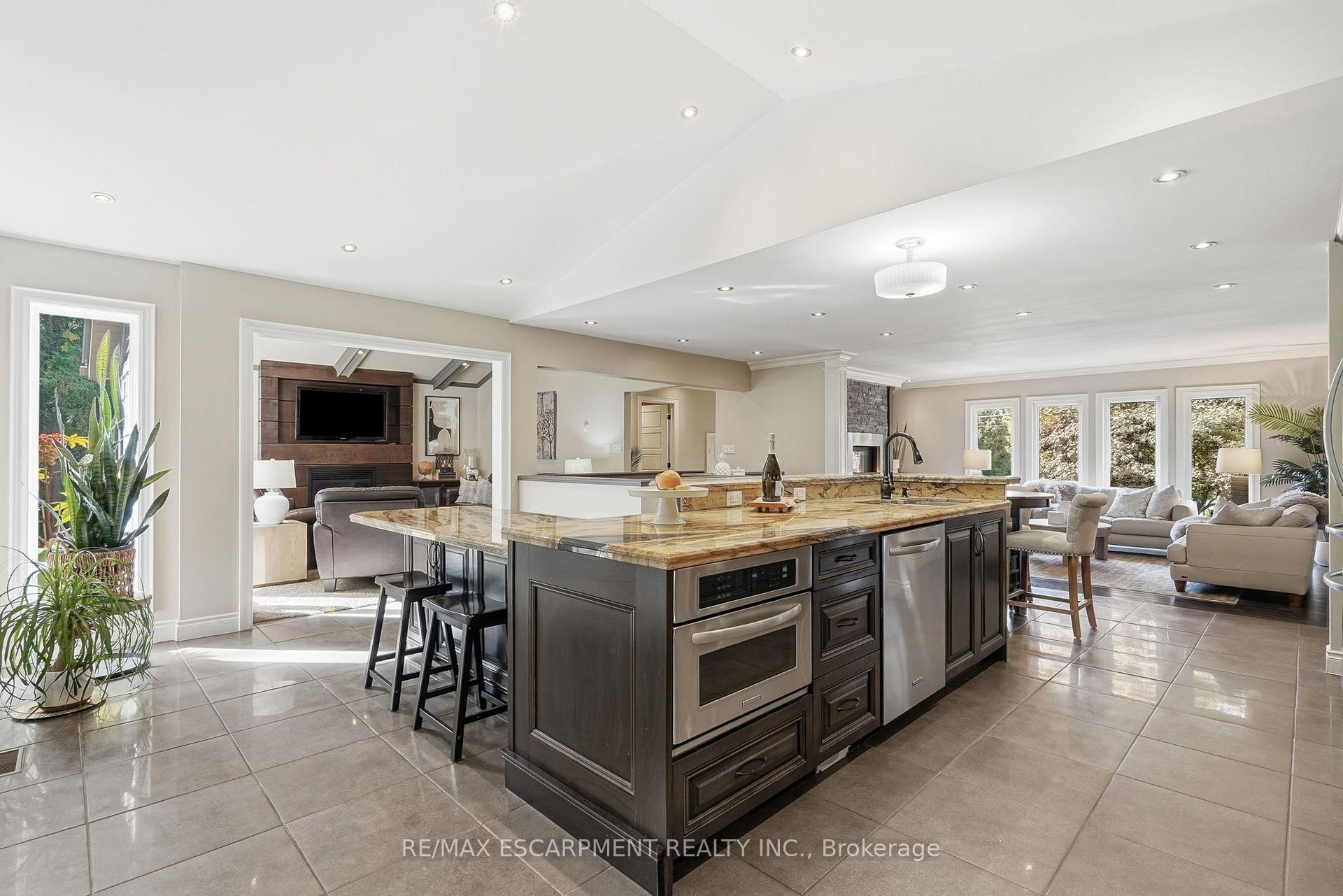 Photo 15 of 816 Alexander Road, Hamilton, Ancaster — HOMEH