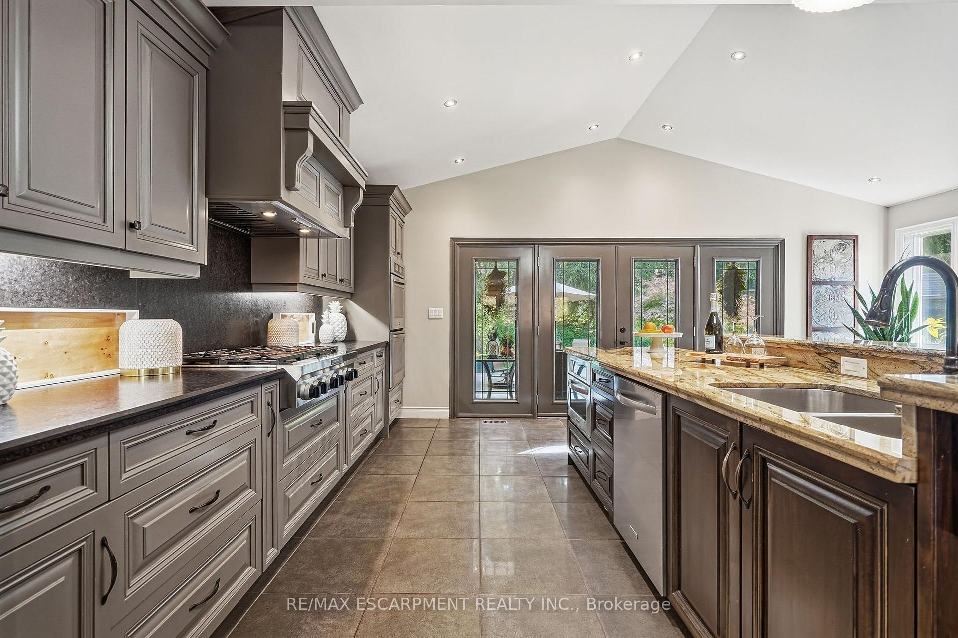 Photo 16 of 816 Alexander Road, Hamilton, Ancaster — HOMEH