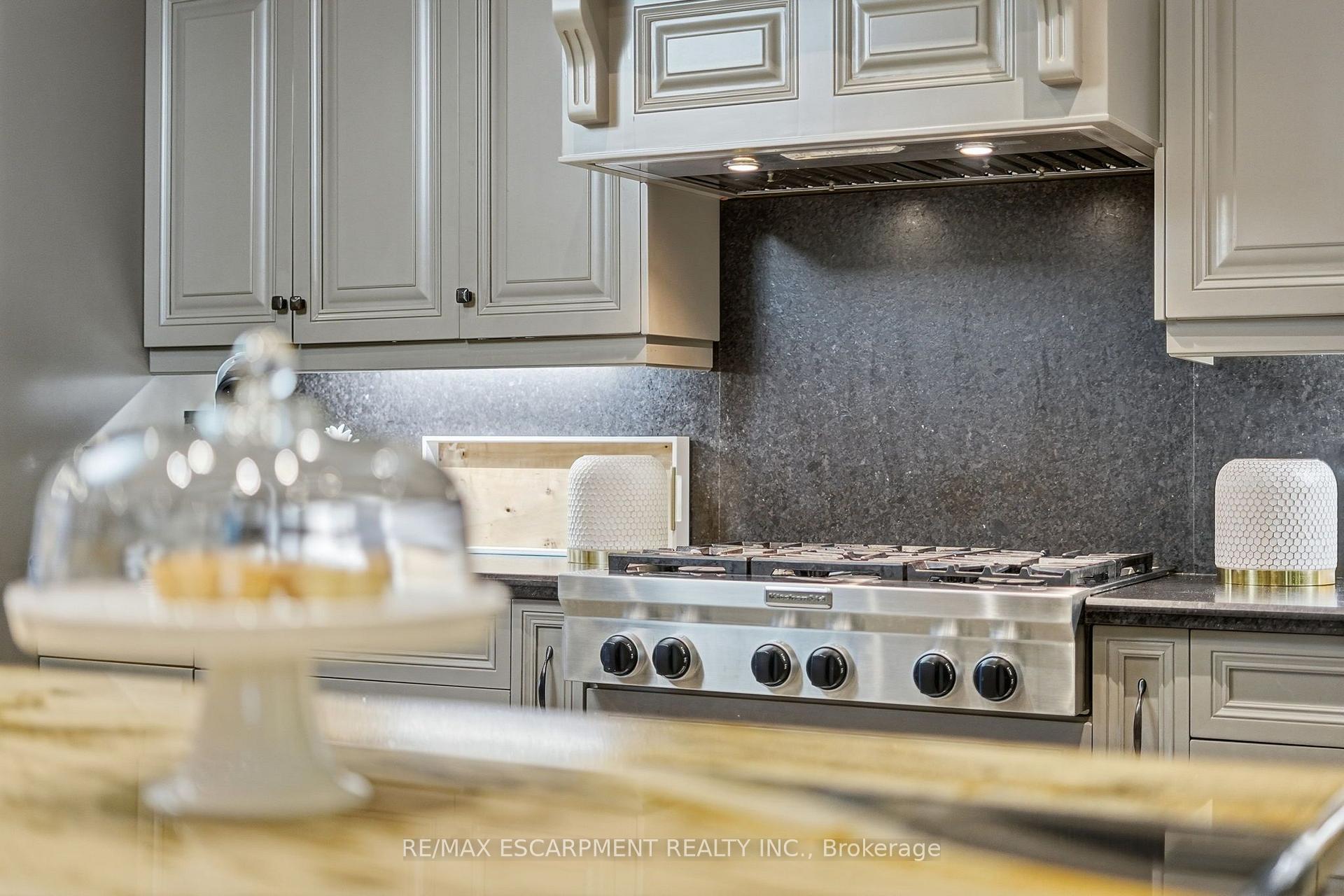 Photo 17 of 816 Alexander Road, Hamilton, Ancaster — HOMEH