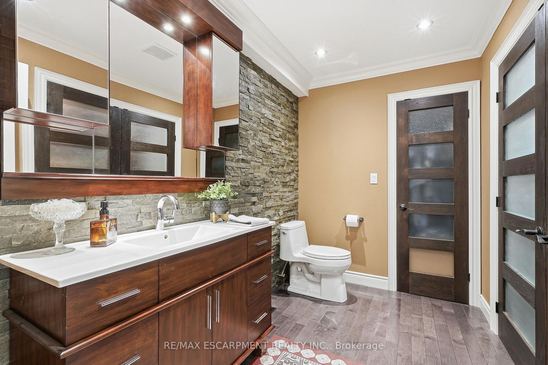 Photo 18 of 816 Alexander Road, Hamilton, Ancaster — HOMEH