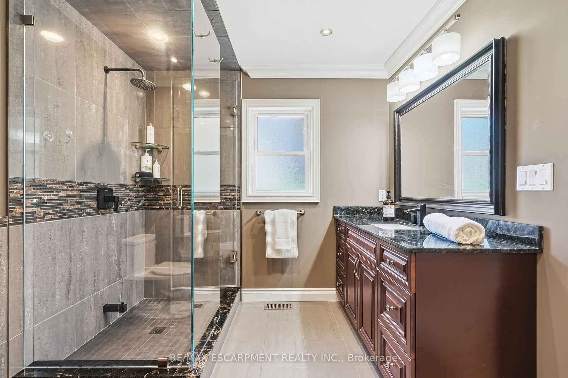 Photo 24 of 816 Alexander Road, Hamilton, Ancaster — HOMEH