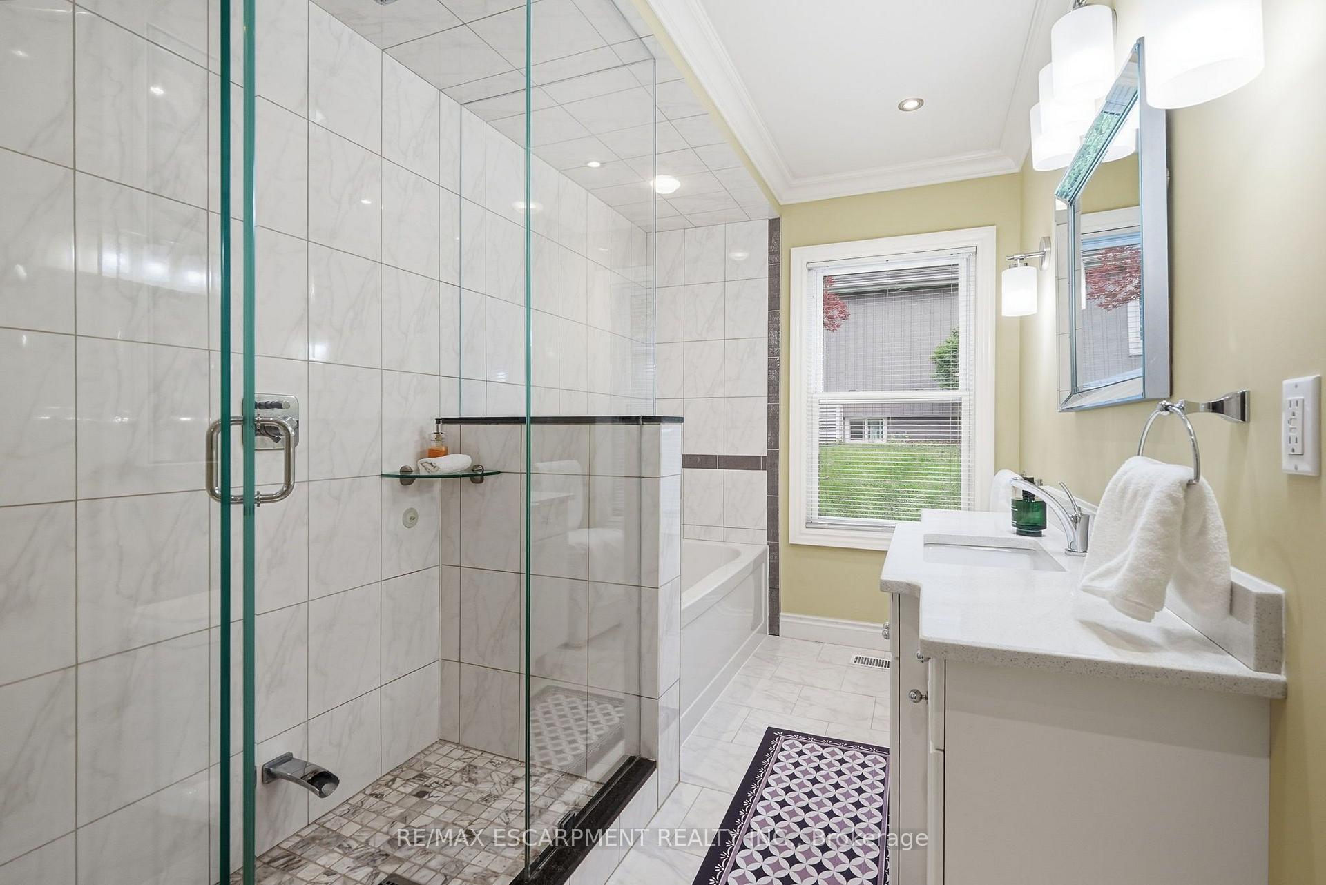 Photo 29 of 816 Alexander Road, Hamilton, Ancaster — HOMEH