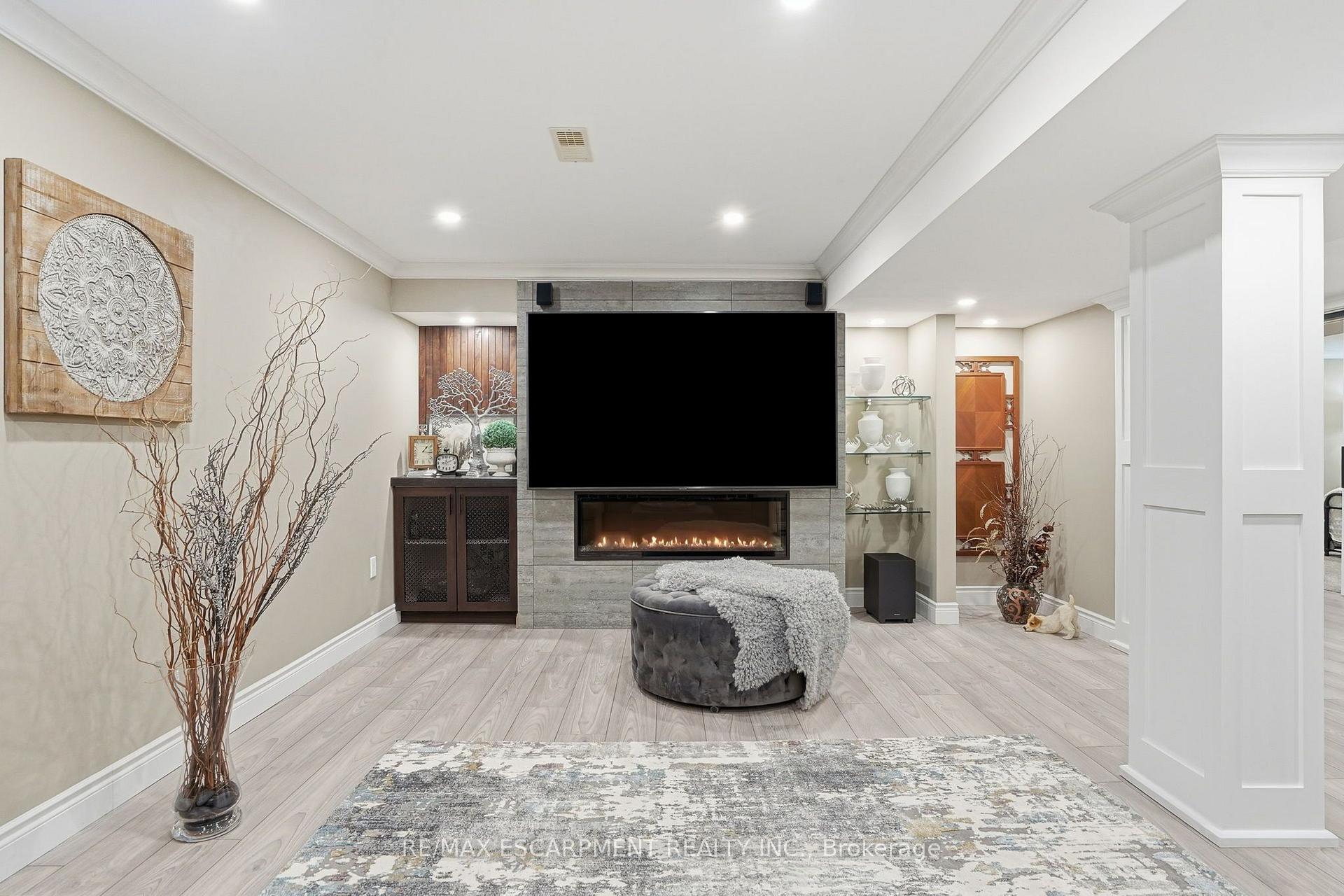 Photo 33 of 816 Alexander Road, Hamilton, Ancaster — HOMEH