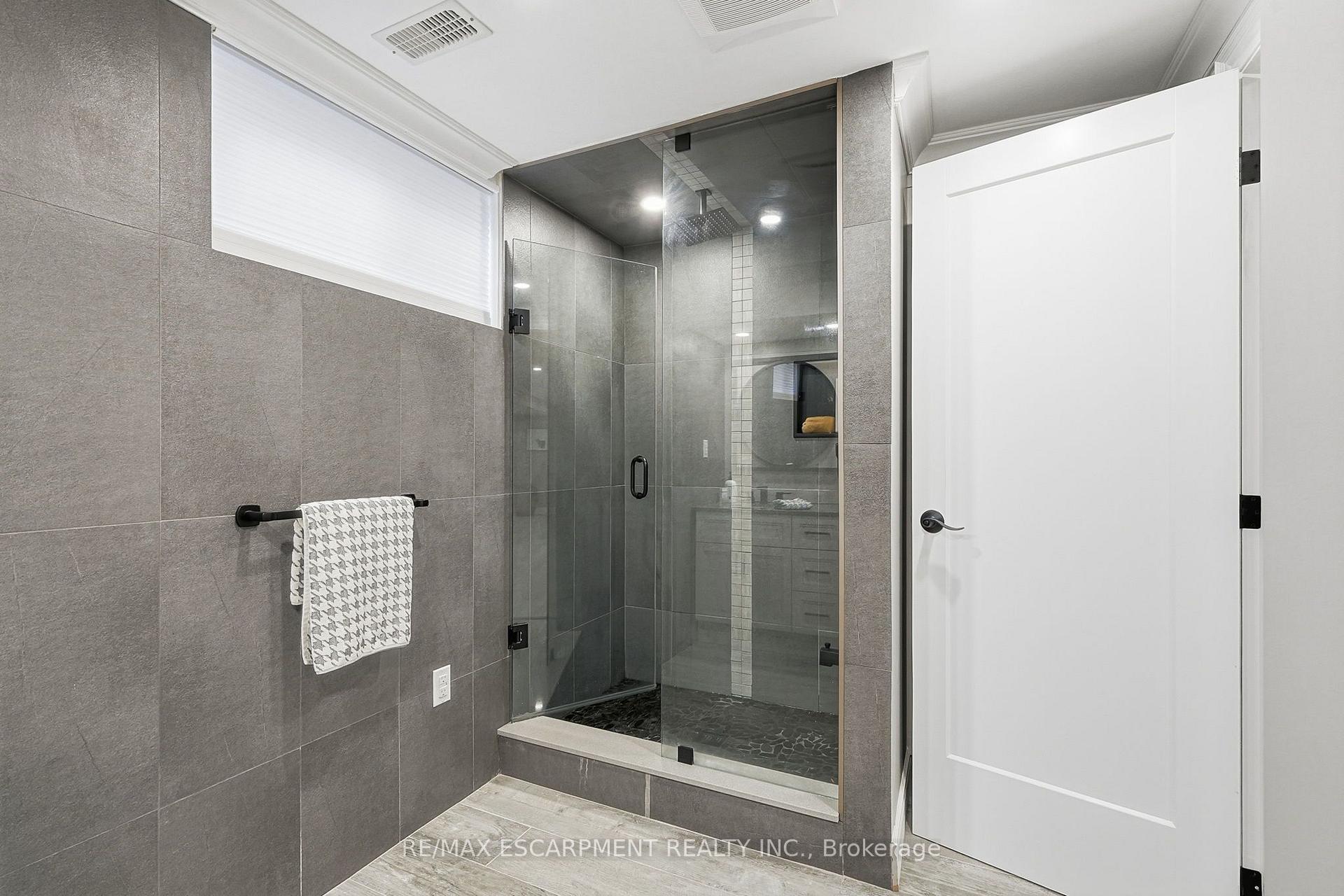 Photo 41 of 816 Alexander Road, Hamilton, Ancaster — HOMEH
