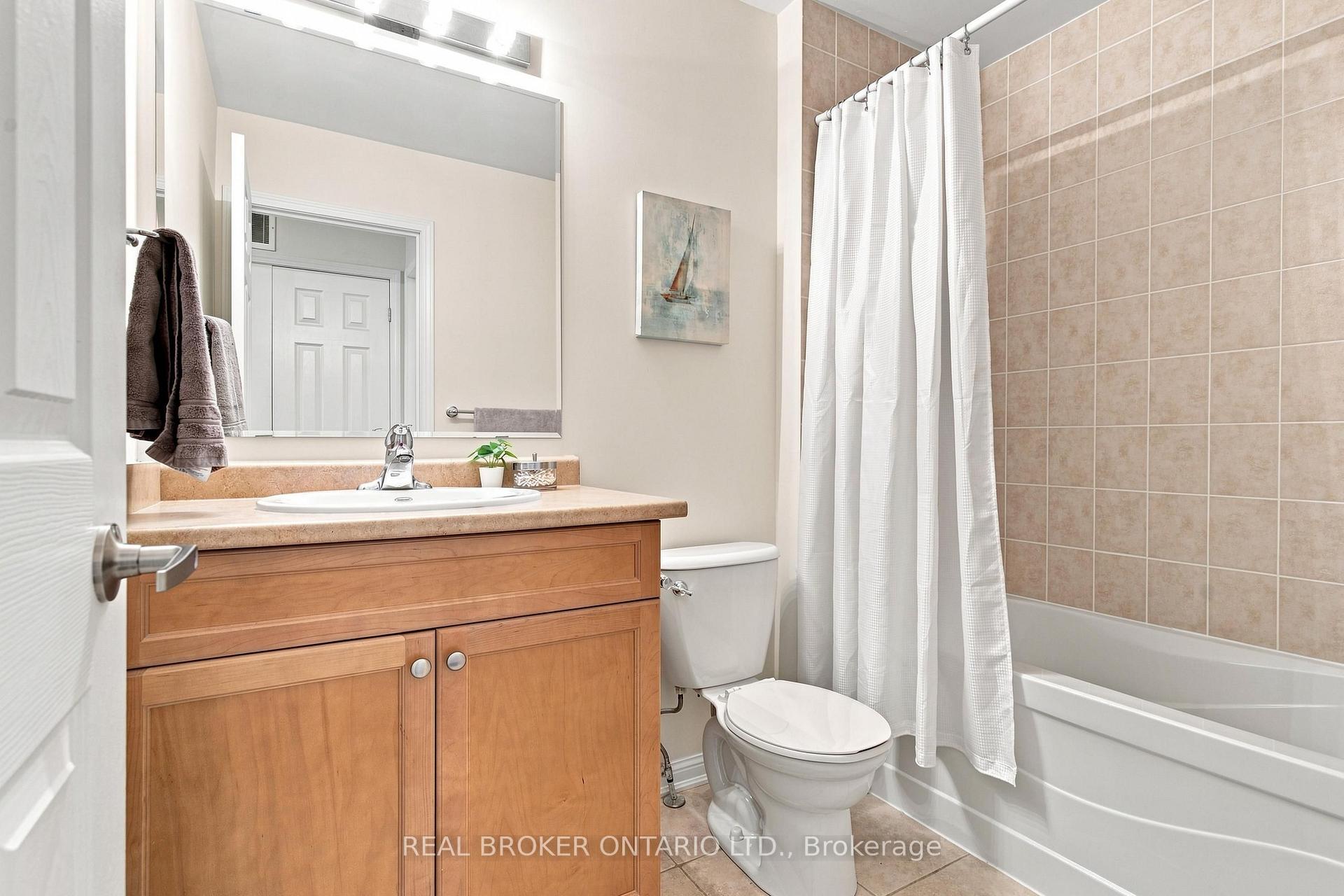 Photo 14 of 8 Ayers Crescent, Scarborough, Clairlea-Birchmount — HOMEH