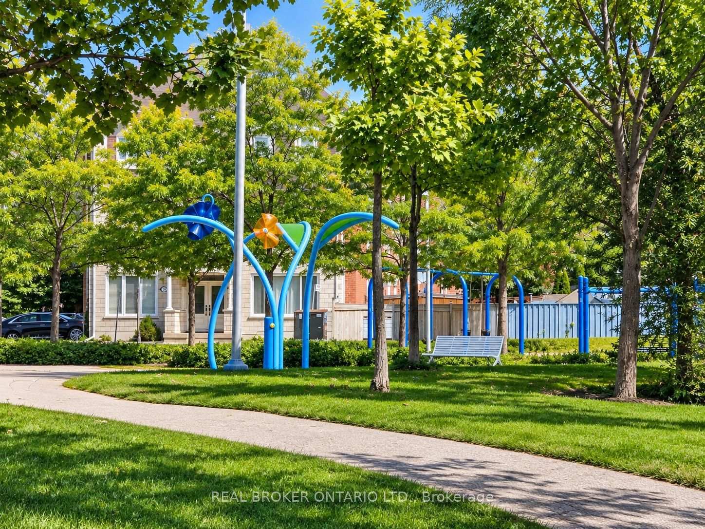 Photo 20 of 8 Ayers Crescent, Scarborough, Clairlea-Birchmount — HOMEH