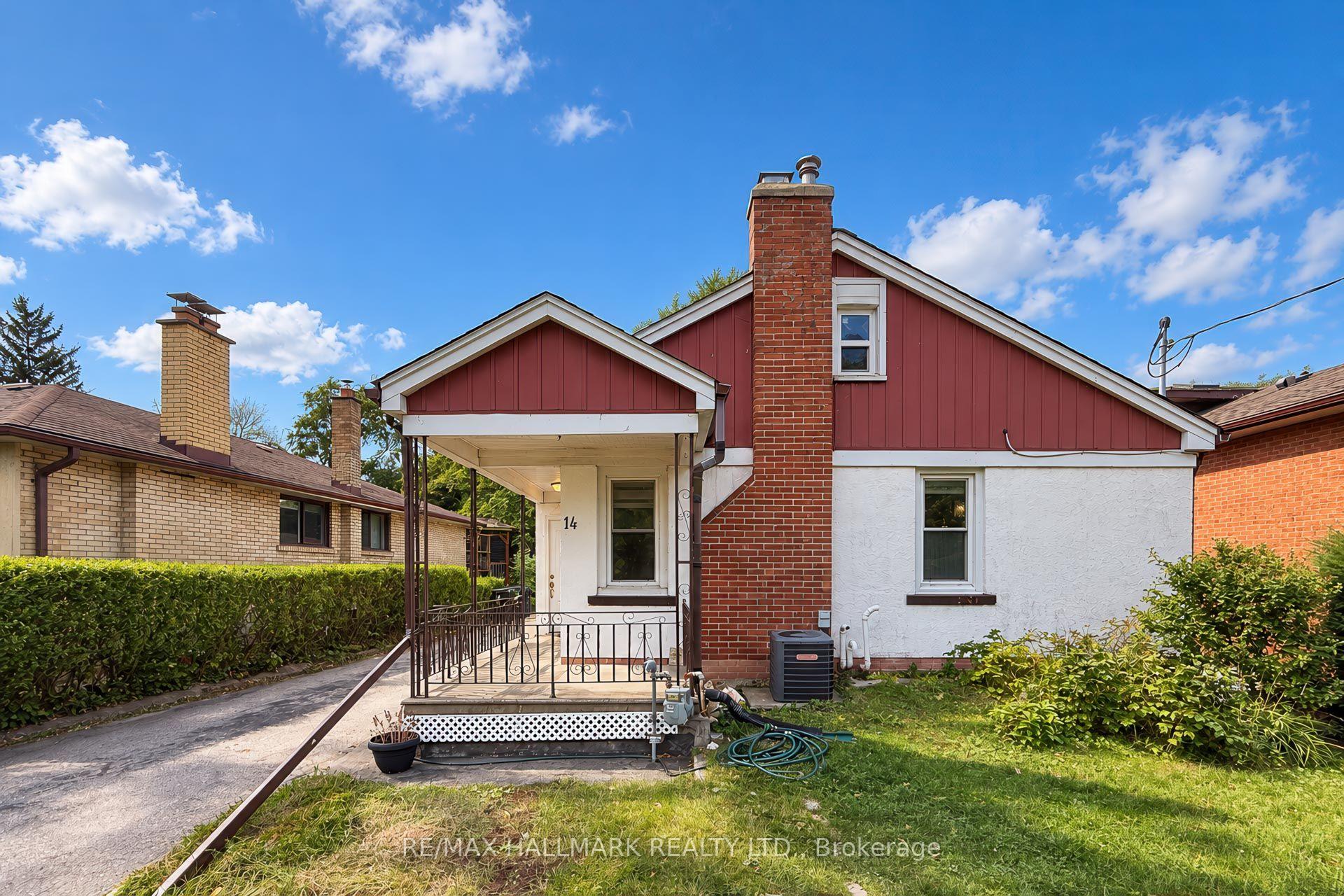 Photo 2 of 14 Saunders Road, Scarborough, Guildwood — HOMEH