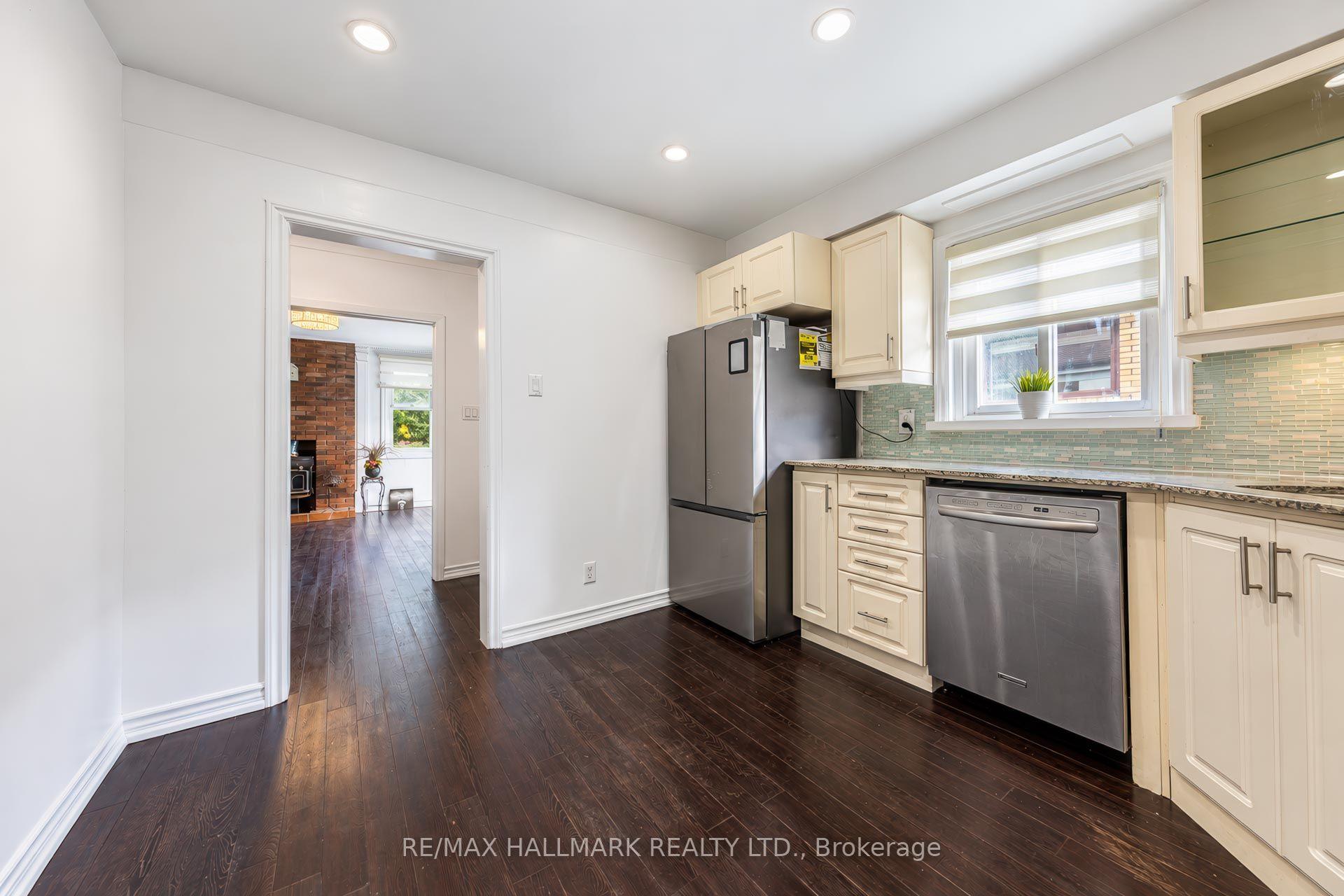 Photo 26 of 14 Saunders Road, Scarborough, Guildwood — HOMEH