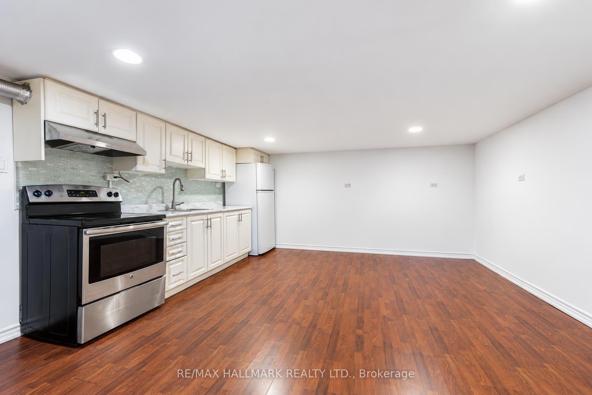 Photo 32 of 14 Saunders Road, Scarborough, Guildwood — HOMEH